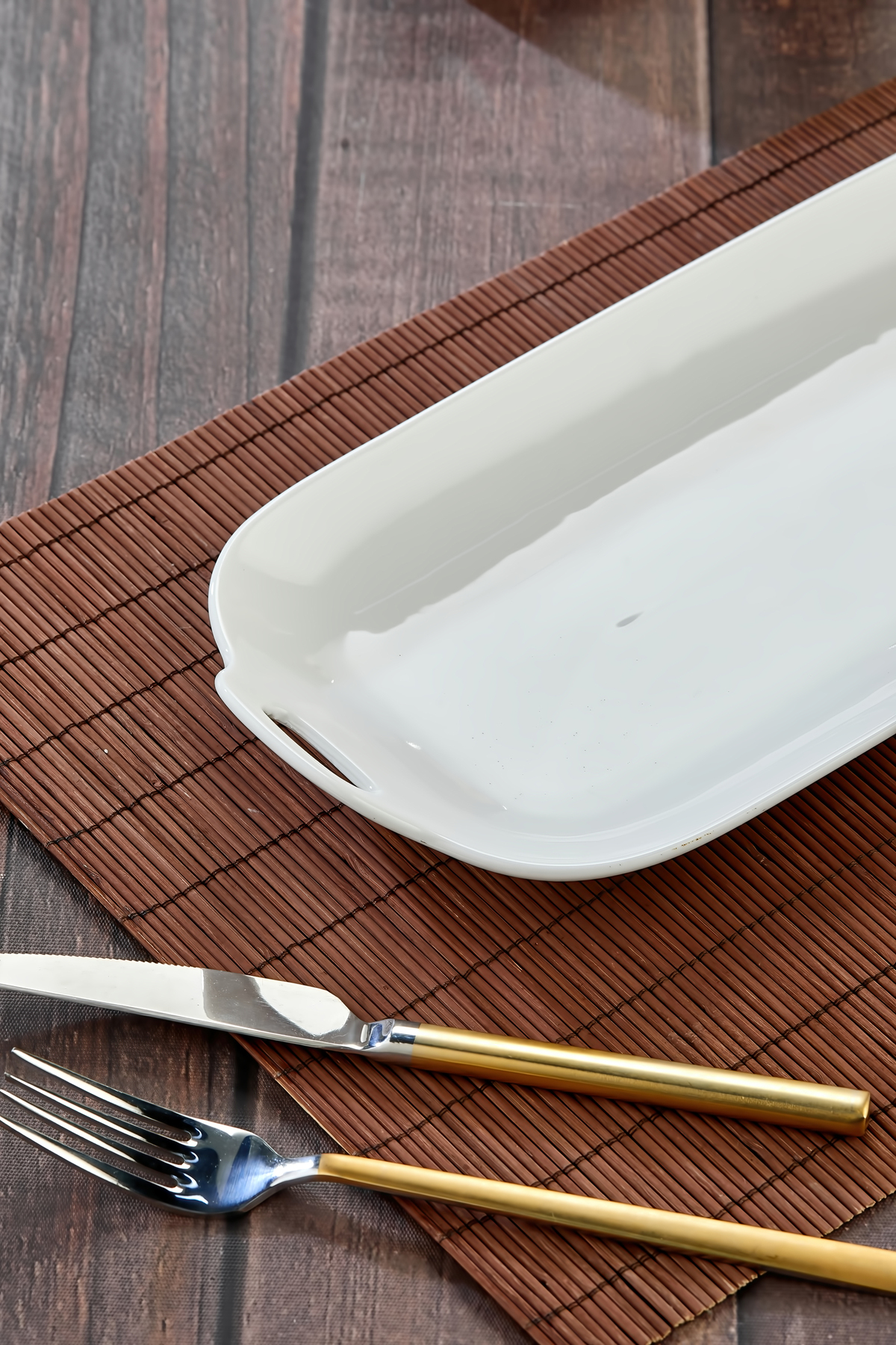 Porselen Dikdörtgen Sunum ve Servis Tabağı 36,5x16x4 cm – Şık Kah Porselen Dikdörtgen Sunum ve Servis Tabağı 36,5x16x4 cm – Şık Kah