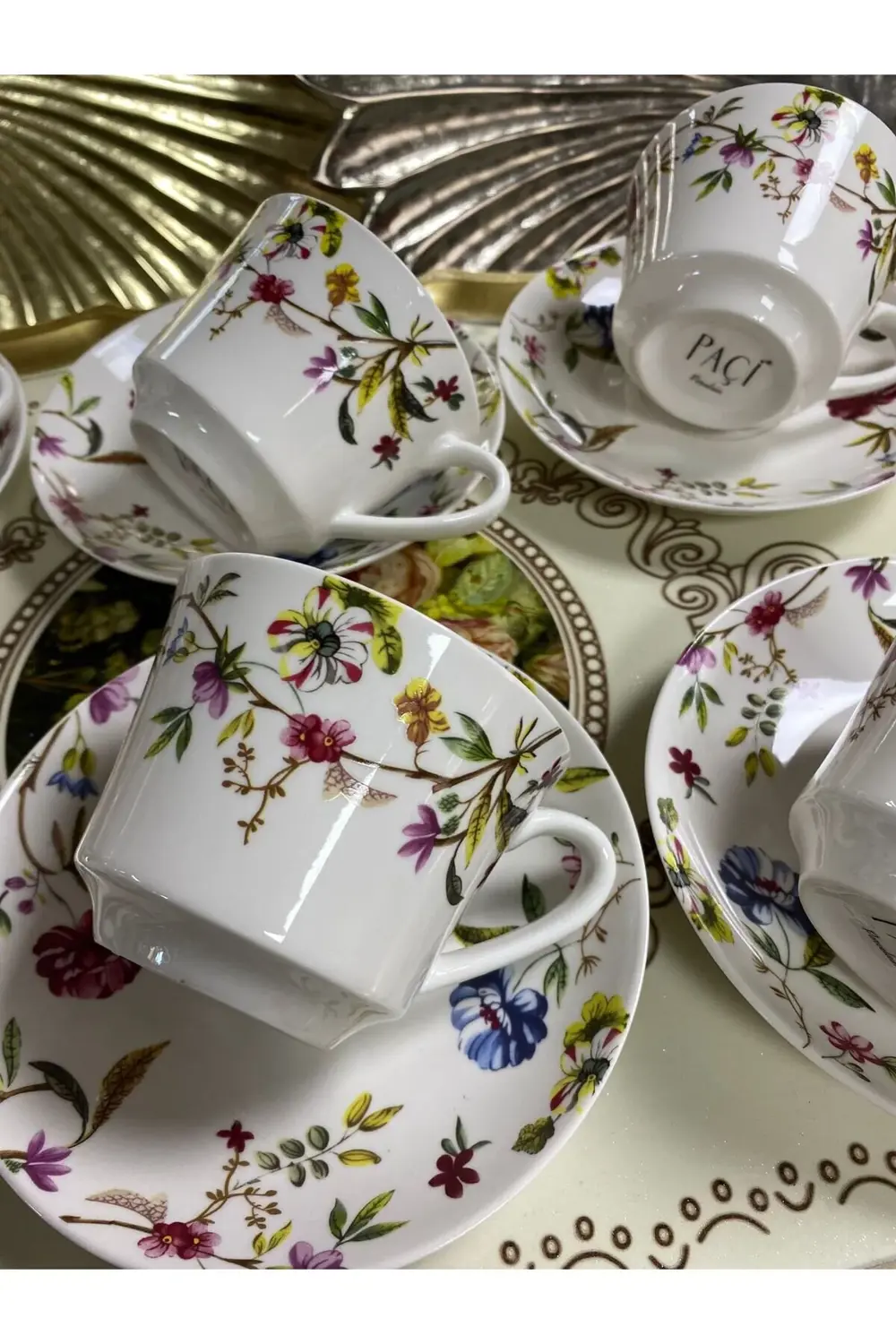 Porselen Laura Çiçekli Çay Fincanı