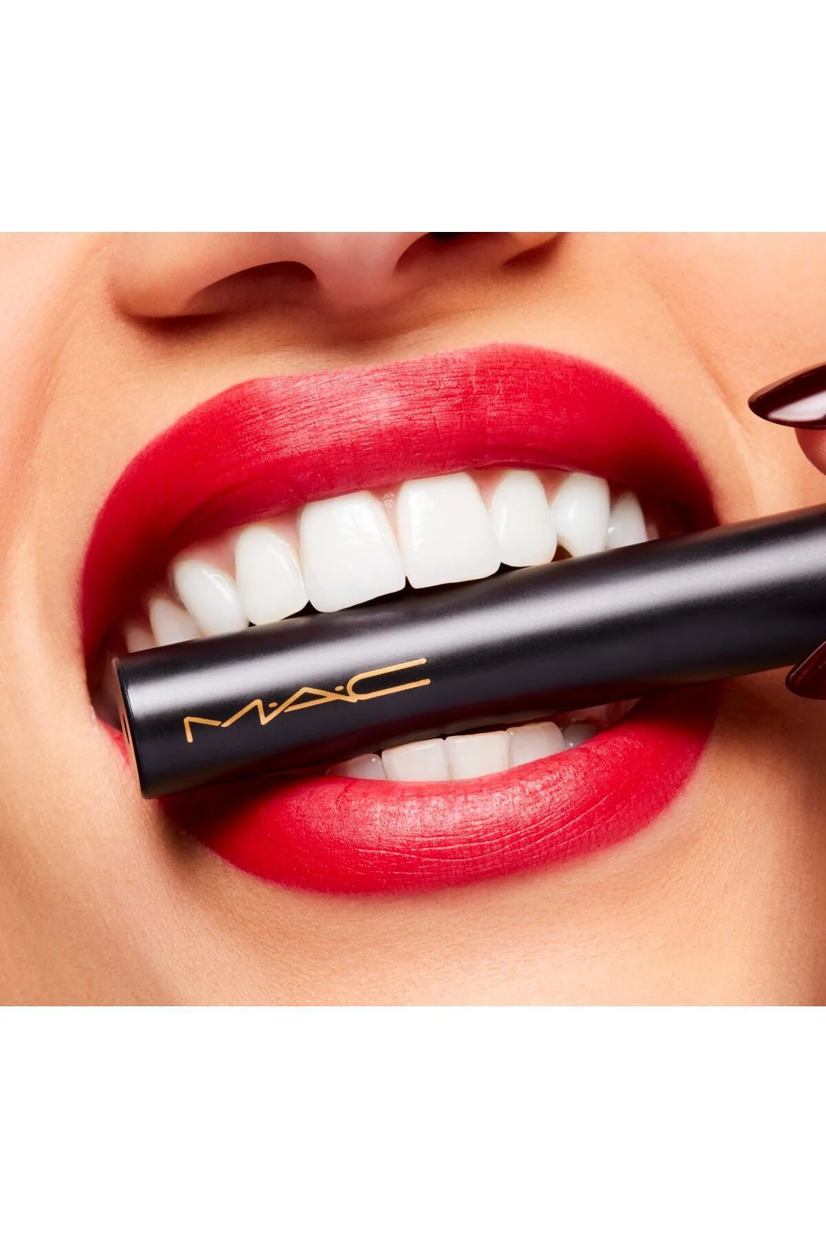 Powder Kiss Velvet Blur Slim Stick 12 Saate Kadar Kalıcı Mat Biti