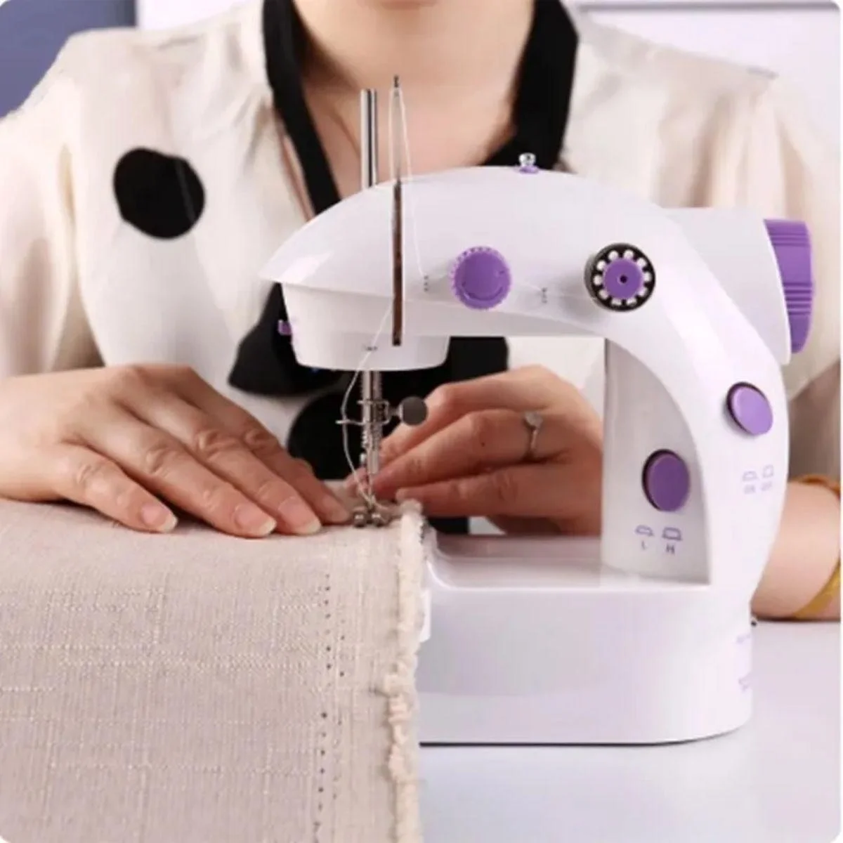 Pratik Taşınabilir Elektrikli Veya Pilli Seyahat Tipi Hız Ayarlı Kademeli Dikiş Makinesi Bx40