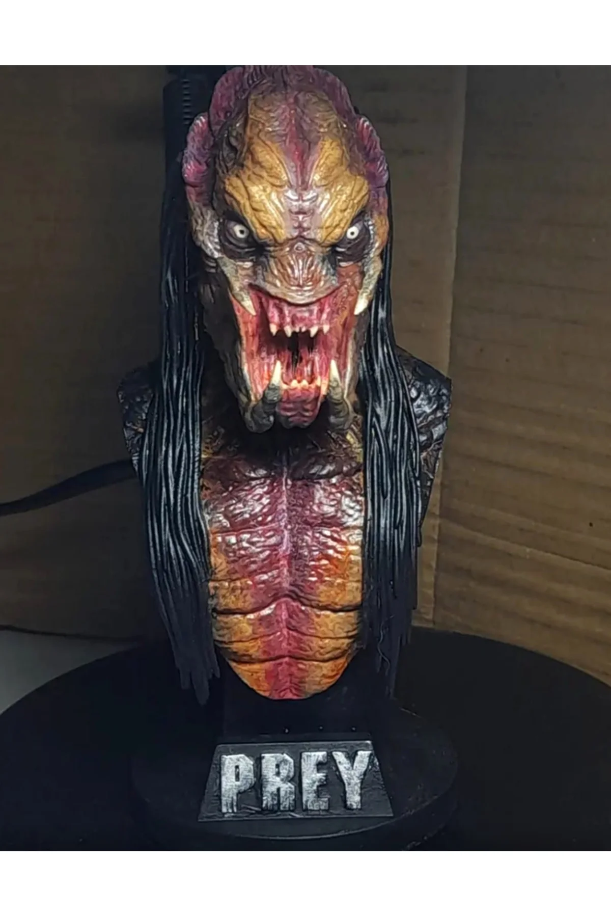 Predator Prey Boyalı Büst 15CM