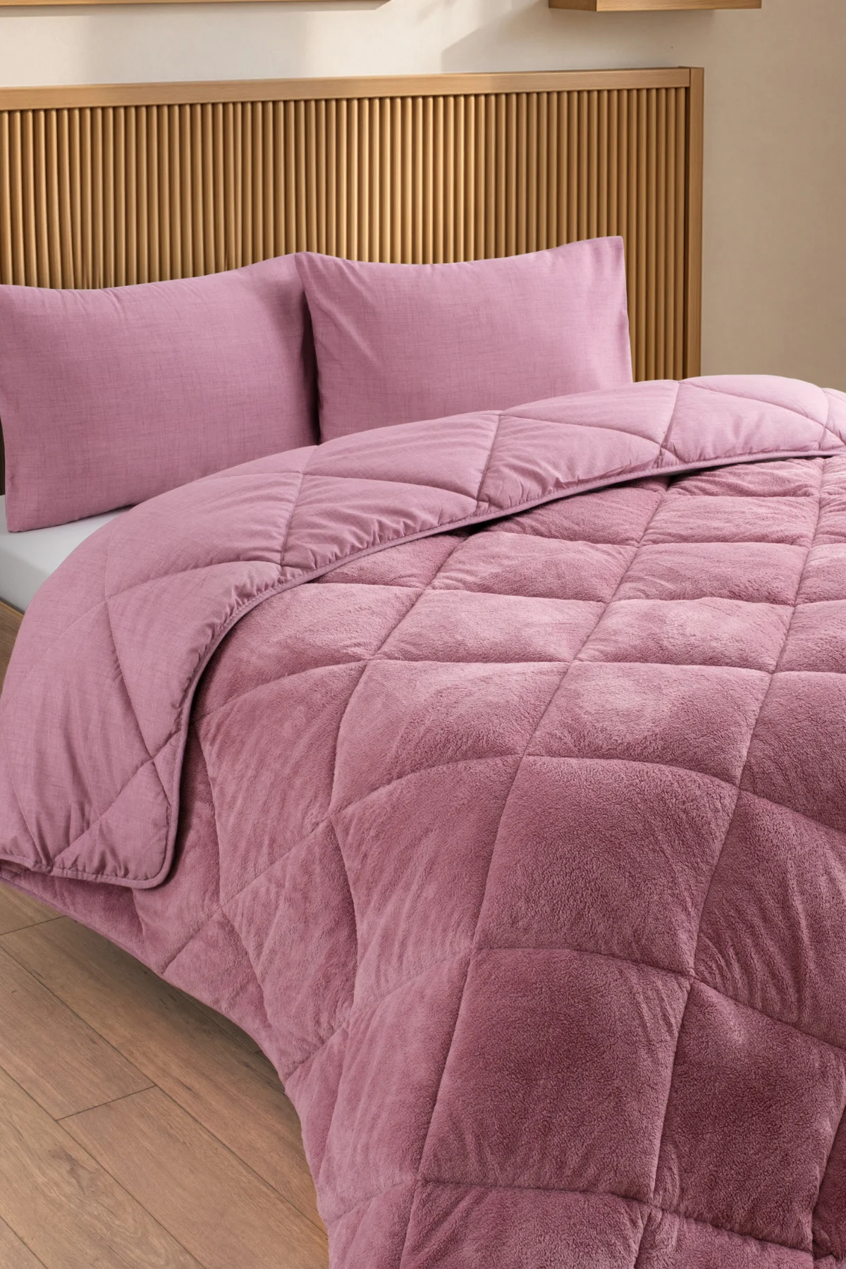 Premium Çift Taraflı Wellsoft Yorgan Seti Çift Kişilik 195x215 cm – 2 adet Yastık Kılıflı Premium Çift Taraflı Wellsoft Yorgan Seti Çift Kişilik 195x215 cm – 2 adet Yastık Kılıflı Fiyatı, Yorumları ve Özellikleri
