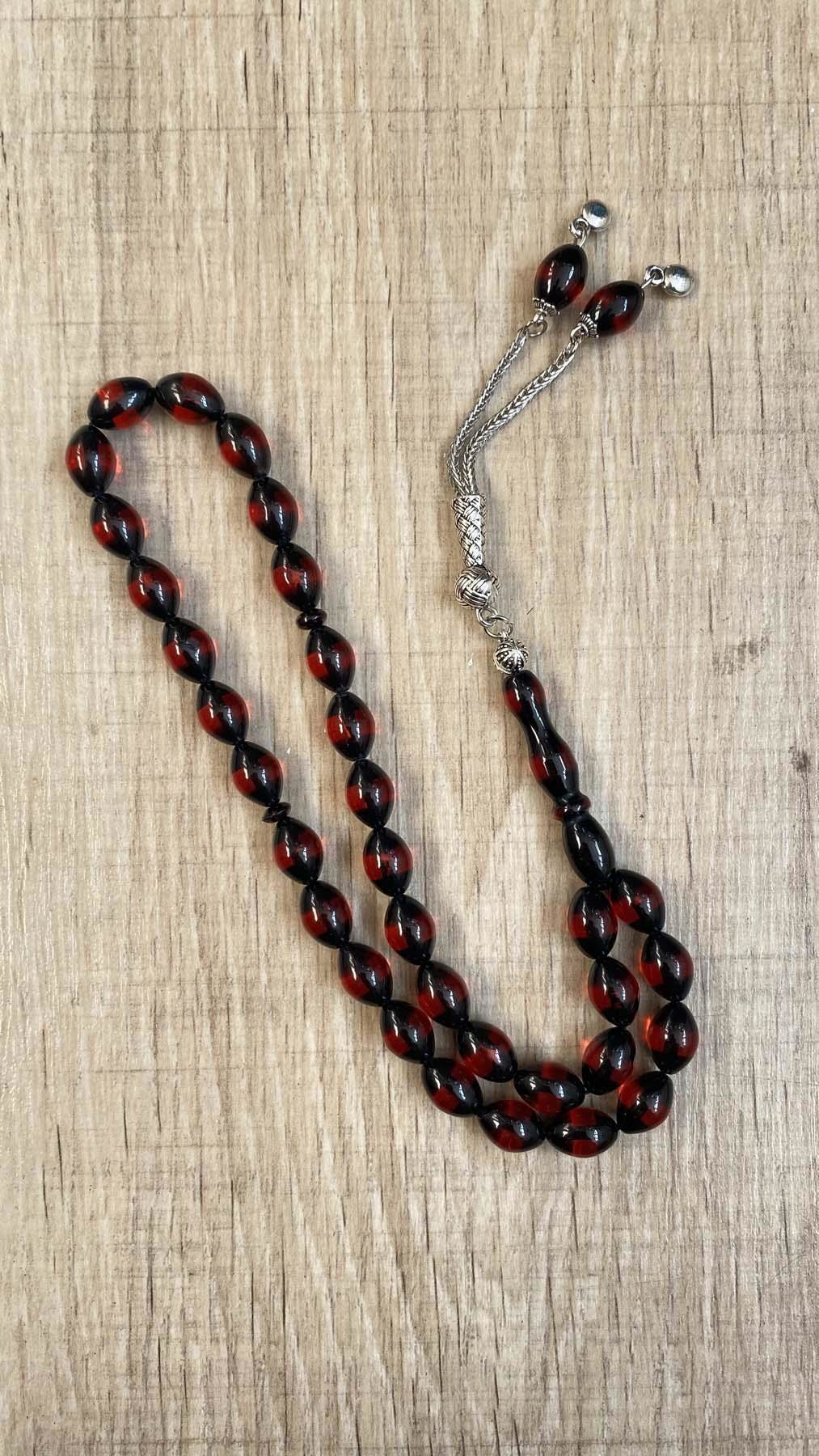 Pres Kehribar Tesbih Yuvarlak Kesim Sürmeli Kırmızı Renkli Metal 