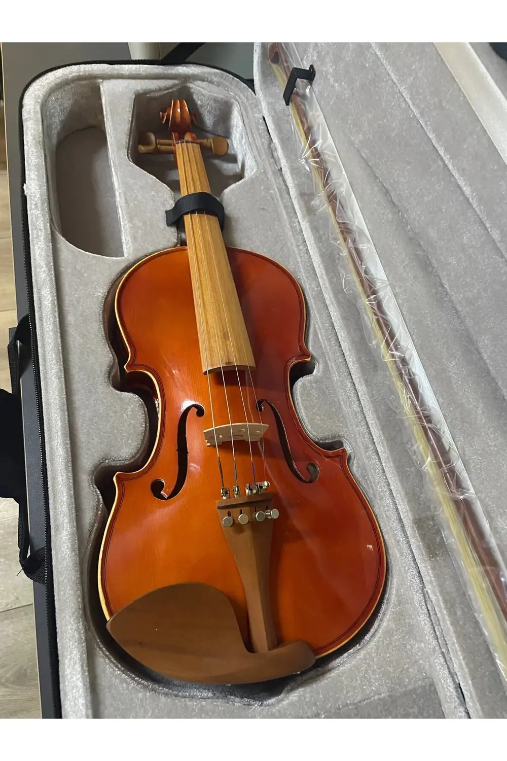 Profesyonel 4/4 Kare Kutu Gül Klavye Parlak Cila Keman Profesyonel 4/4 Kare Kutu Gül Klavye Parlak Cila Keman