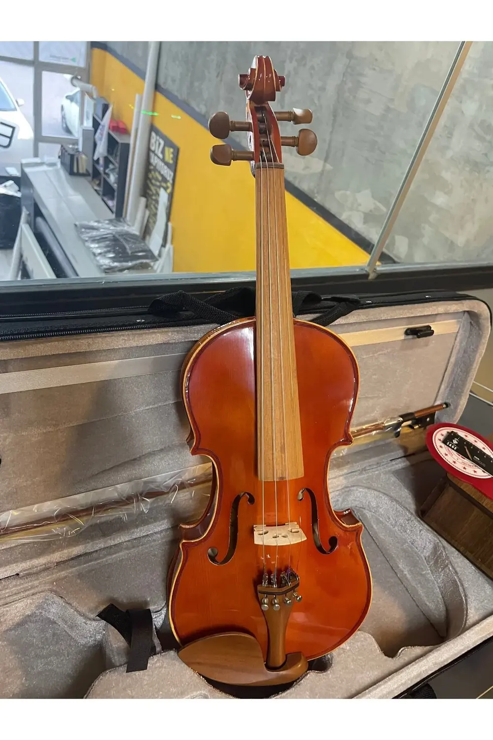 Salvador Profesyonel 4/4 Kare Kutu Gül Klavye Parlak Cila Keman Salvador Profesyonel 4/4 Kare Kutu Gül Klavye Parlak Cila Keman