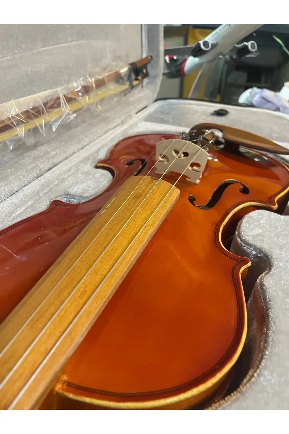 Salvador Profesyonel 4/4 Kare Kutu Gül Klavye Parlak Cila Keman Salvador Profesyonel 4/4 Kare Kutu Gül Klavye Parlak Cila Keman