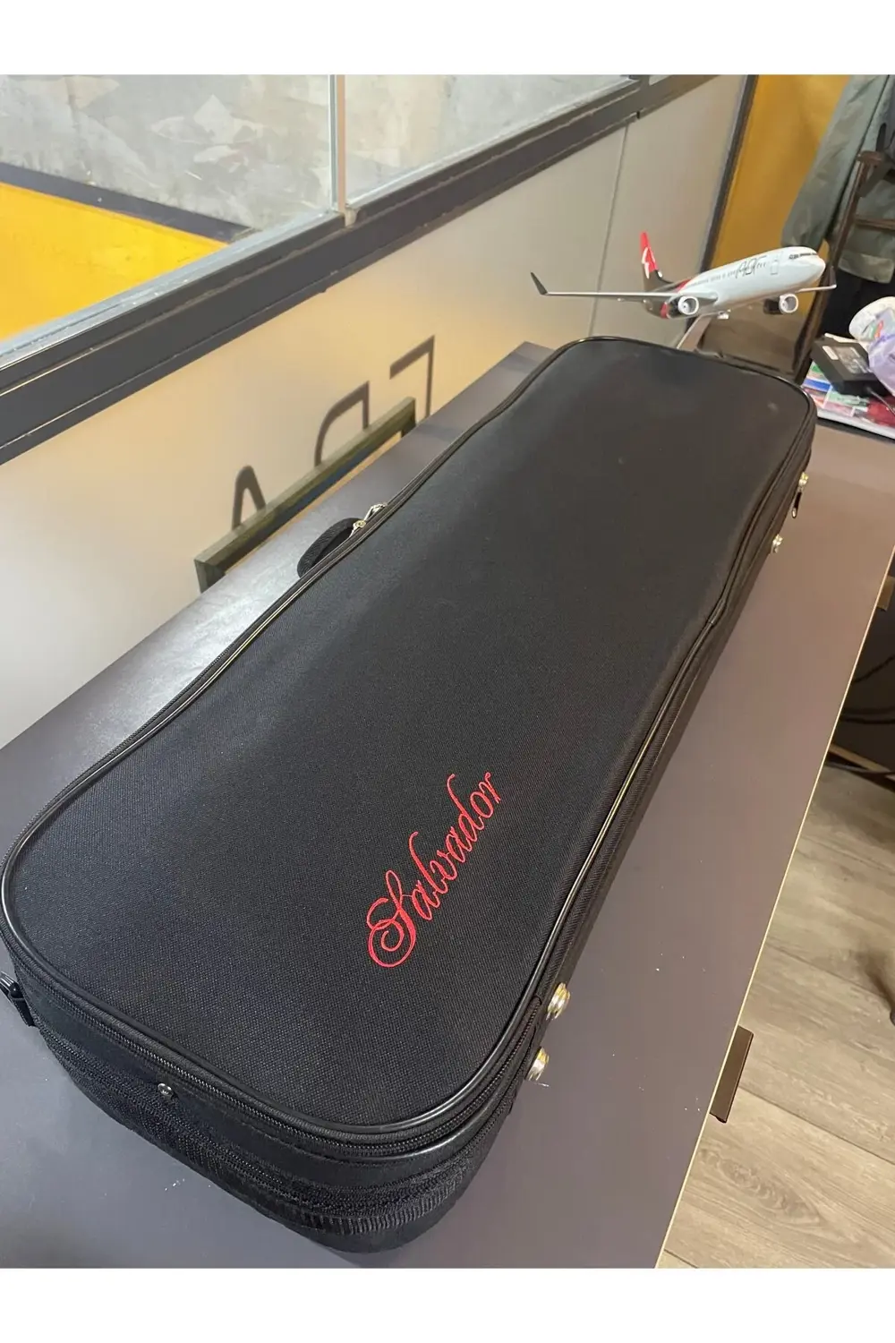 Profesyonel 4/4 Kare Kutu Gül Klavye Parlak Cila Keman Profesyonel 4/4 Kare Kutu Gül Klavye Parlak Cila Keman