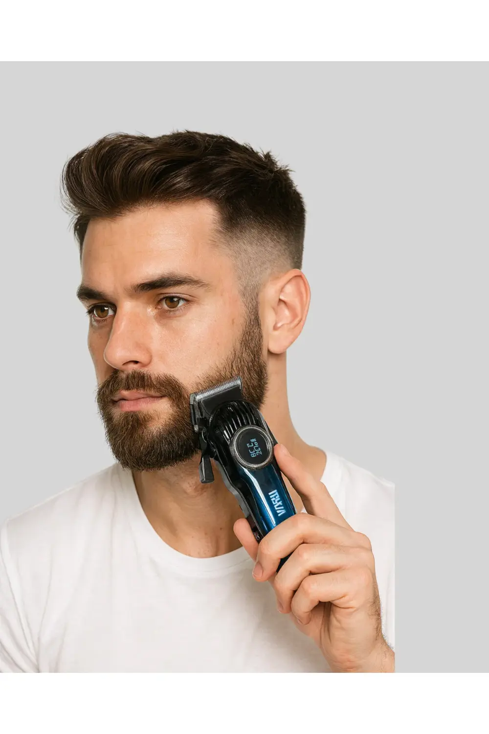 Profesyonel Saç Kesme Makinesi – 2000 mAh Şarjlı, LCD Ekranlı
