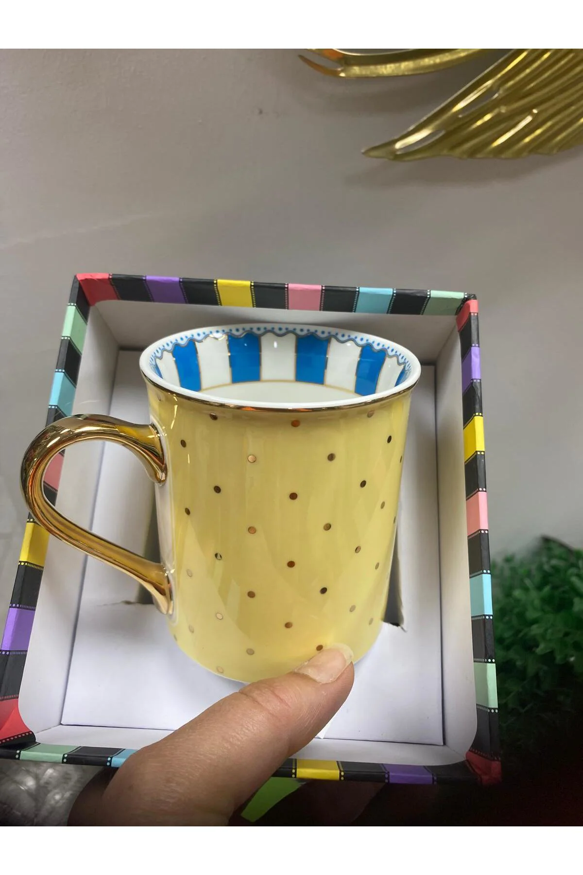Puantiyeli Porselen Yaldızlı Kupa Renkli 200 ML