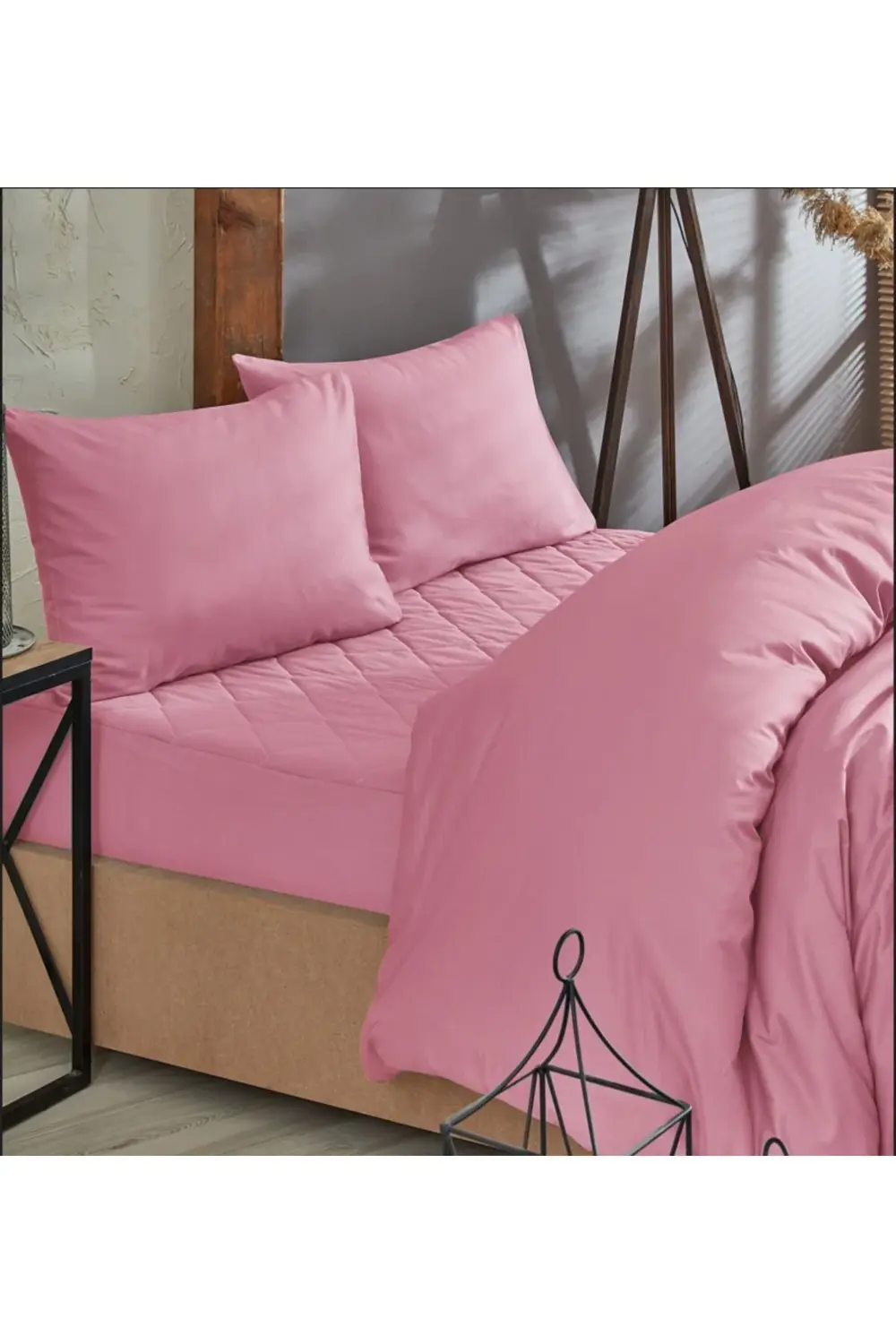 Pudra Kapitone Yatak Koruyucu %100 Pamuk Alez Ve Nevresim Set