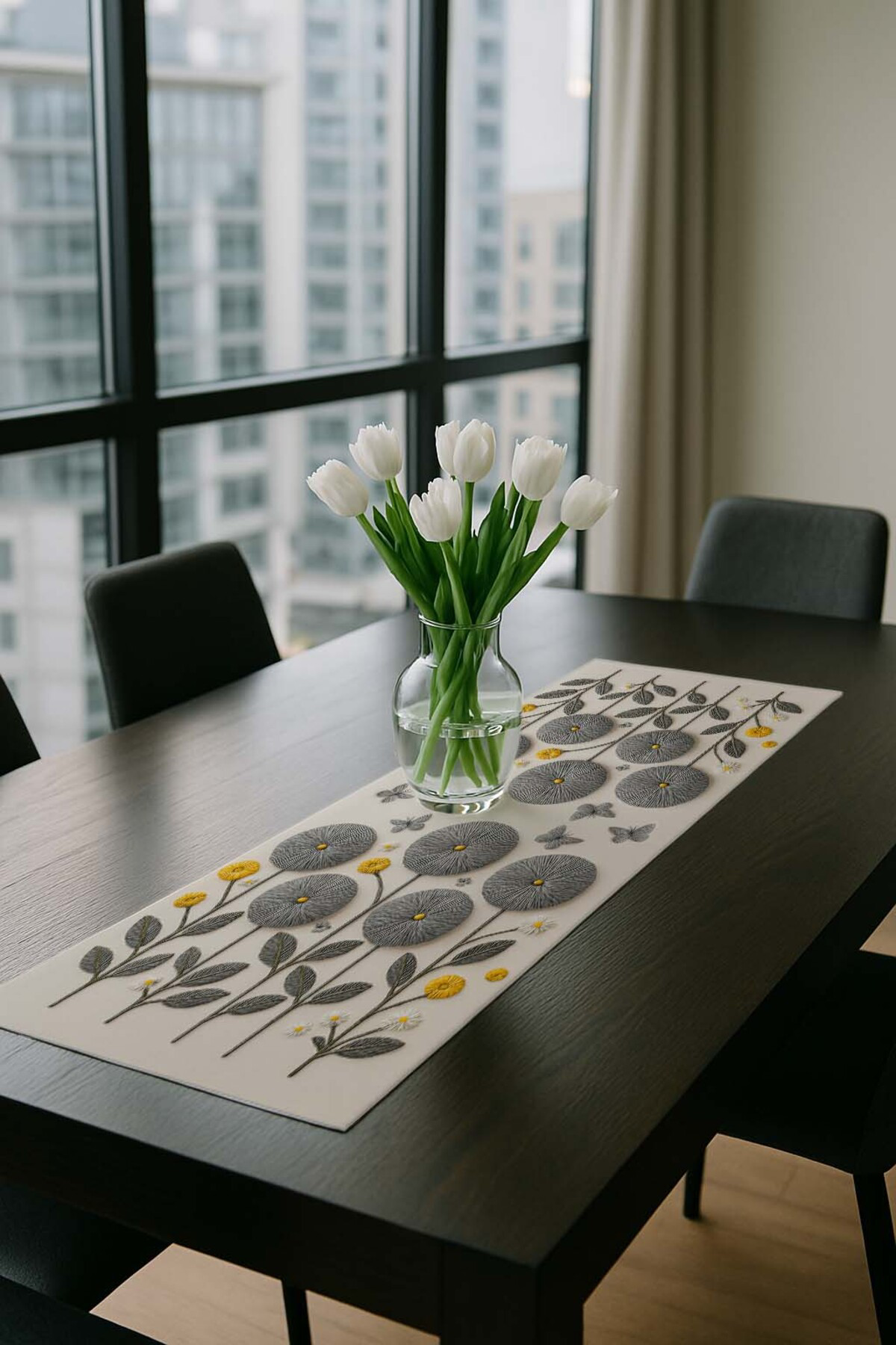 Punch Görünümlü Gri Sarı Çiçek Desenli Modern Masa Runner – 45x10