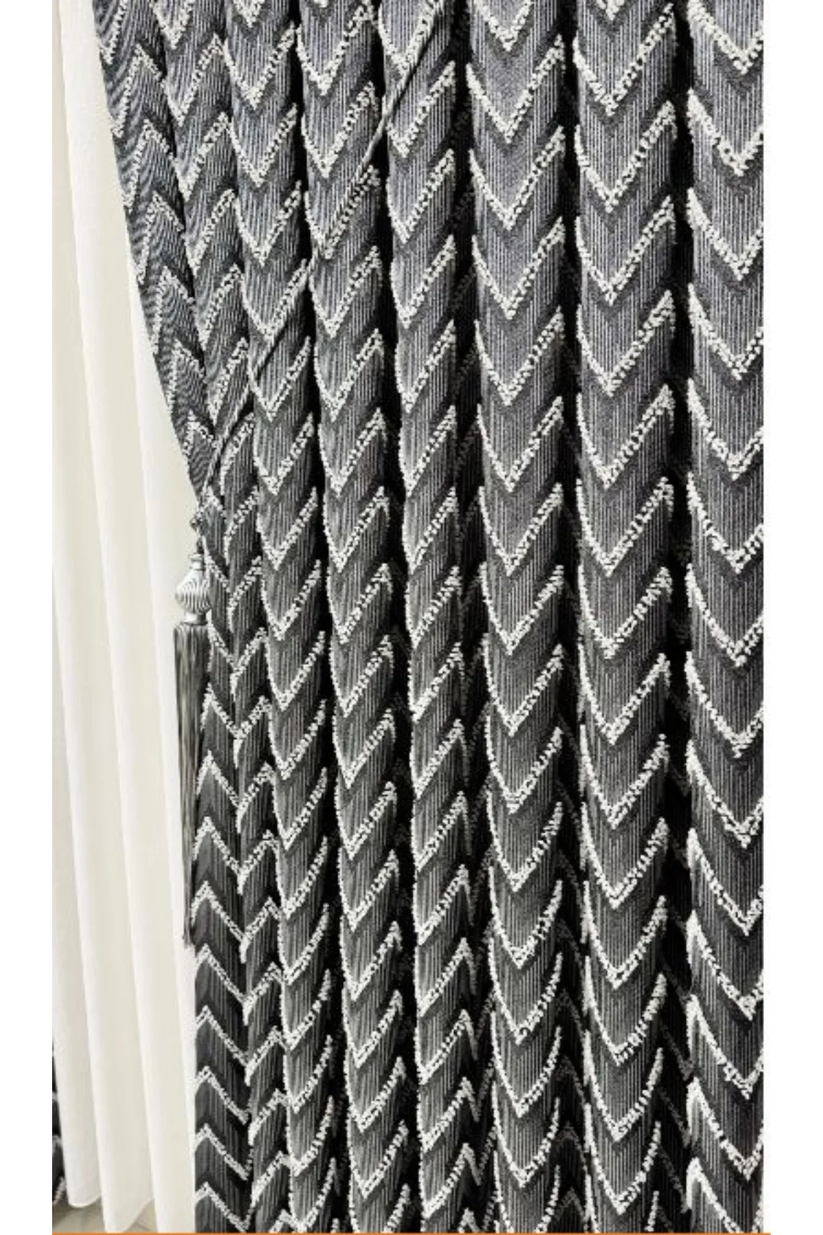 Püsküllü Antrasit Lüks Fon Perde (Tek Kanat + Aksesuar)