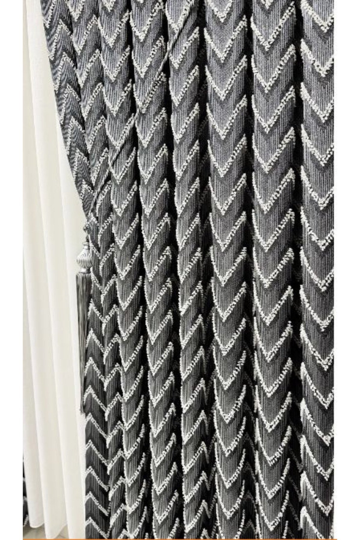 Özgün Home Püsküllü Antrasit Lüks Fon Perde (Tek Kanat + Aksesuar)