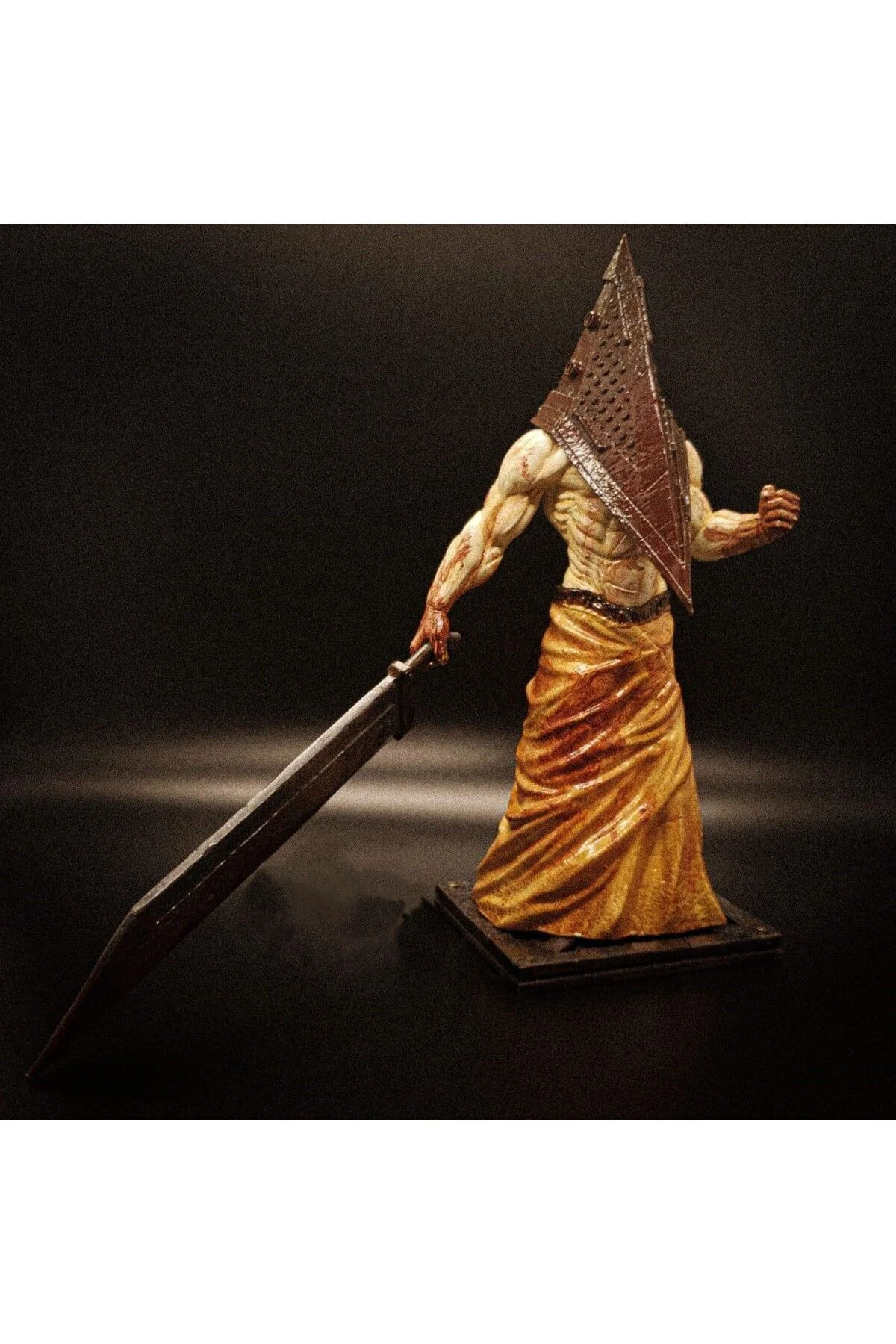 Pyramid Head Silent Hill Boyalı Figür 15cm