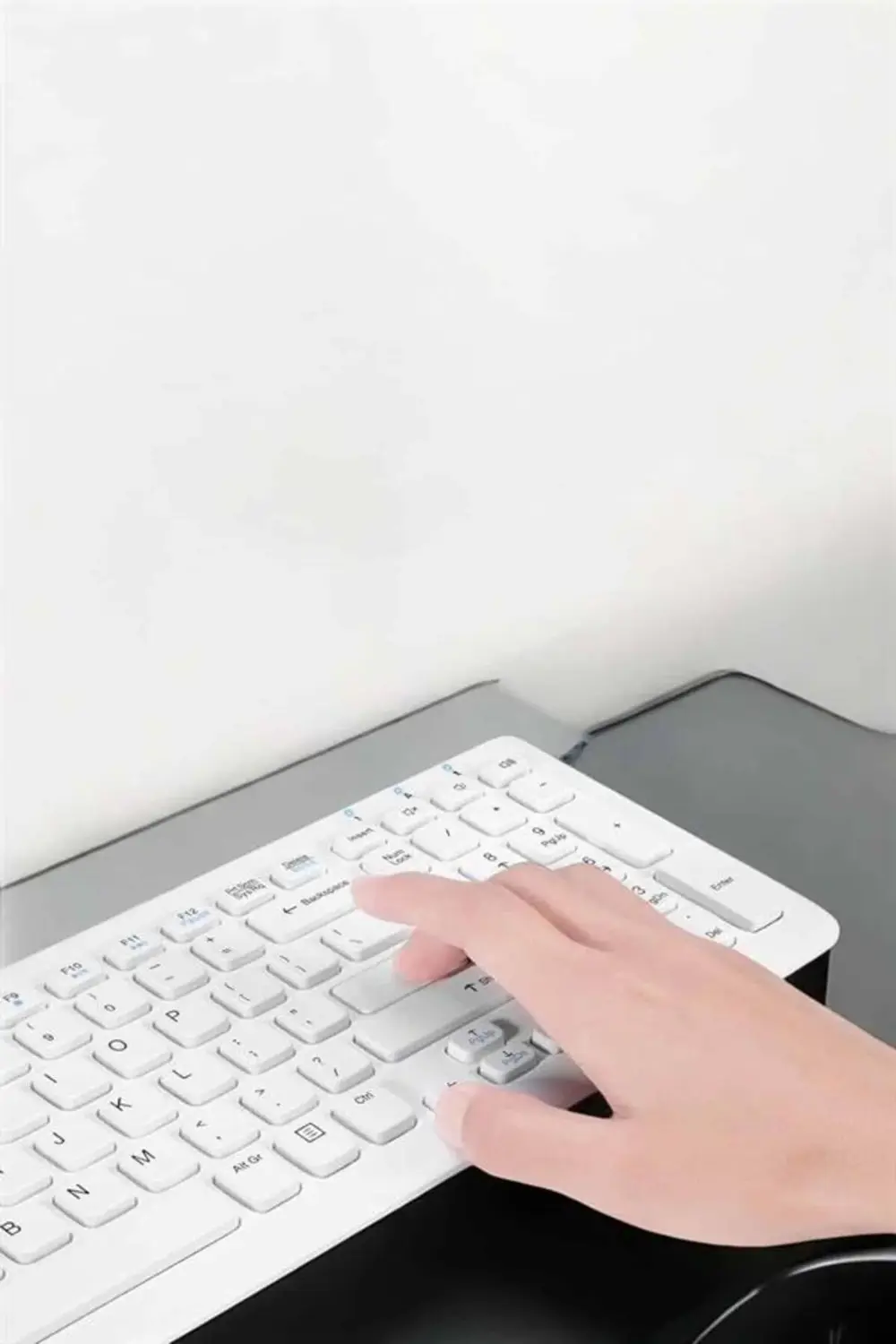 Q Klavye Beyaz Klavye Ve Mouse Seti Kablosuz USB Girişli