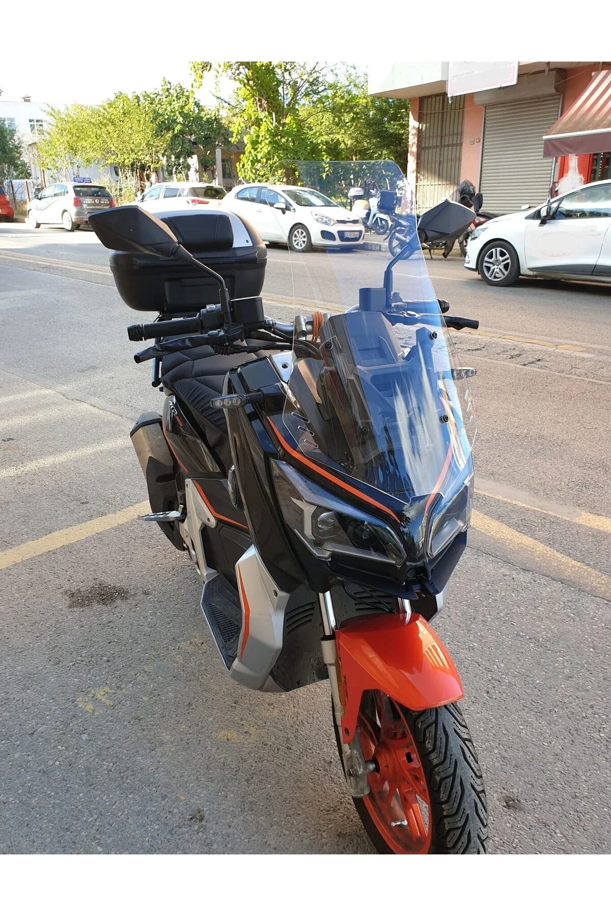 QJ ATR 125 Ön Cam 2023-2026 Model 65cm Şeffaf Renkli 4mm ORTA BOYLU