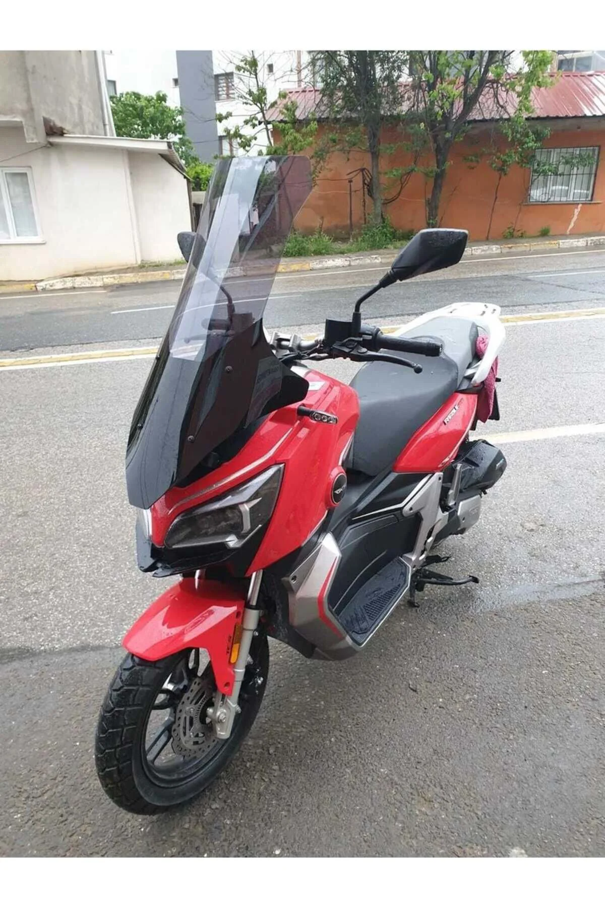 QJ ATR 250 Ön Cam 2023-2026 Model 78cm Füme Renkli 4mm UZUN
