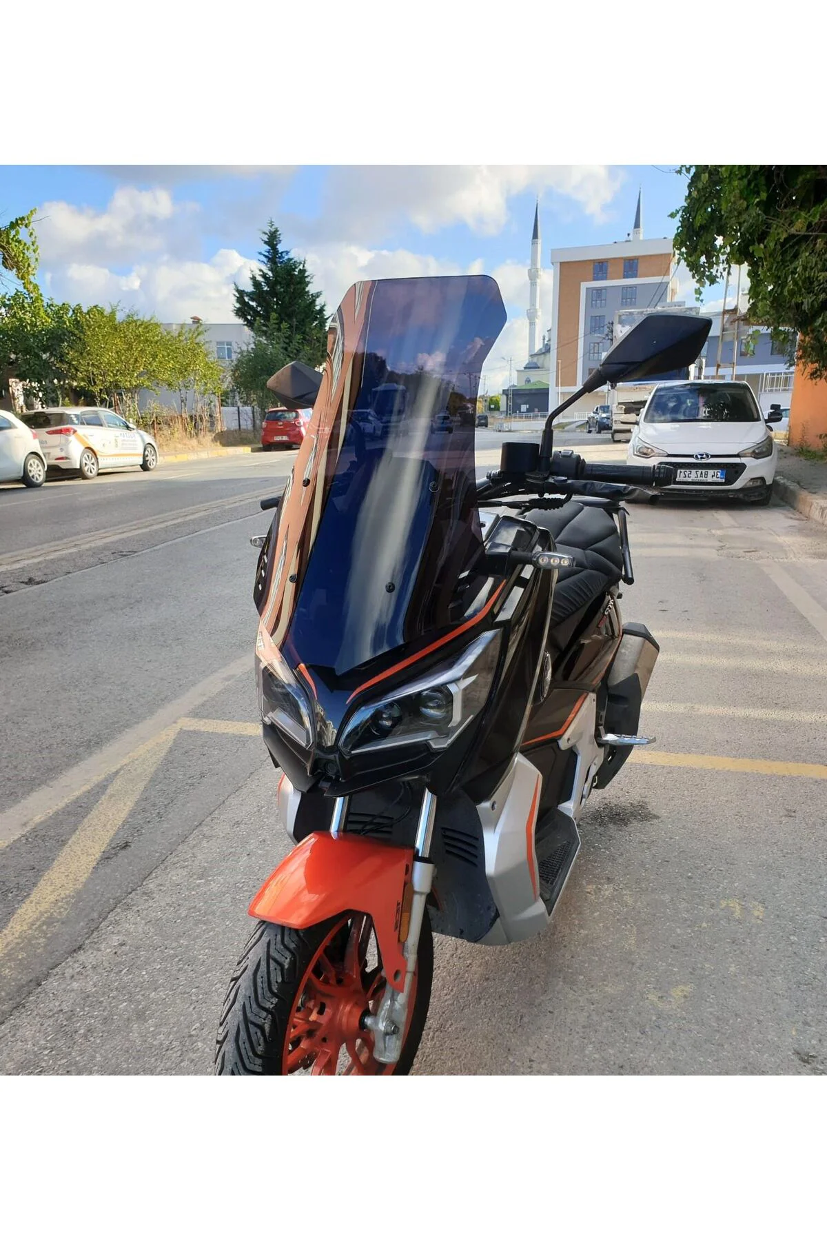 QJ ATR 250 Ön Cam 2023-2026 Model 75cm Siyah Renkli 4mm UZUN