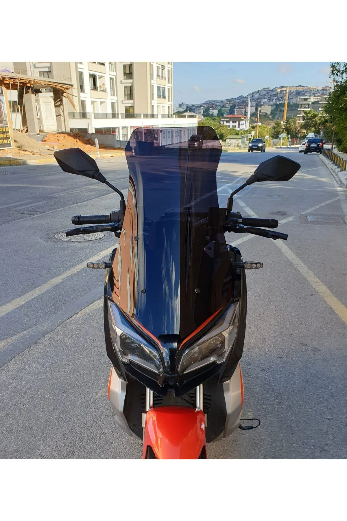QJ ATR 250 Ön Cam 2023-2026 Model 75cm Siyah Renkli 4mm UZUN