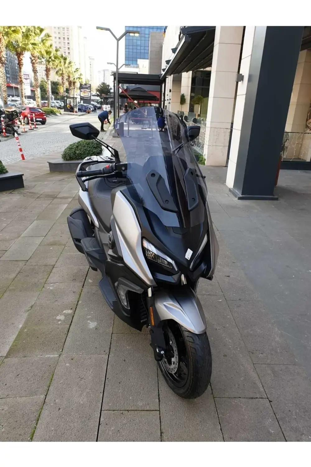 QJ Fort 350 Ön Cam 2023-2025 Model 74cm Füme Renkli 4mm UZUN