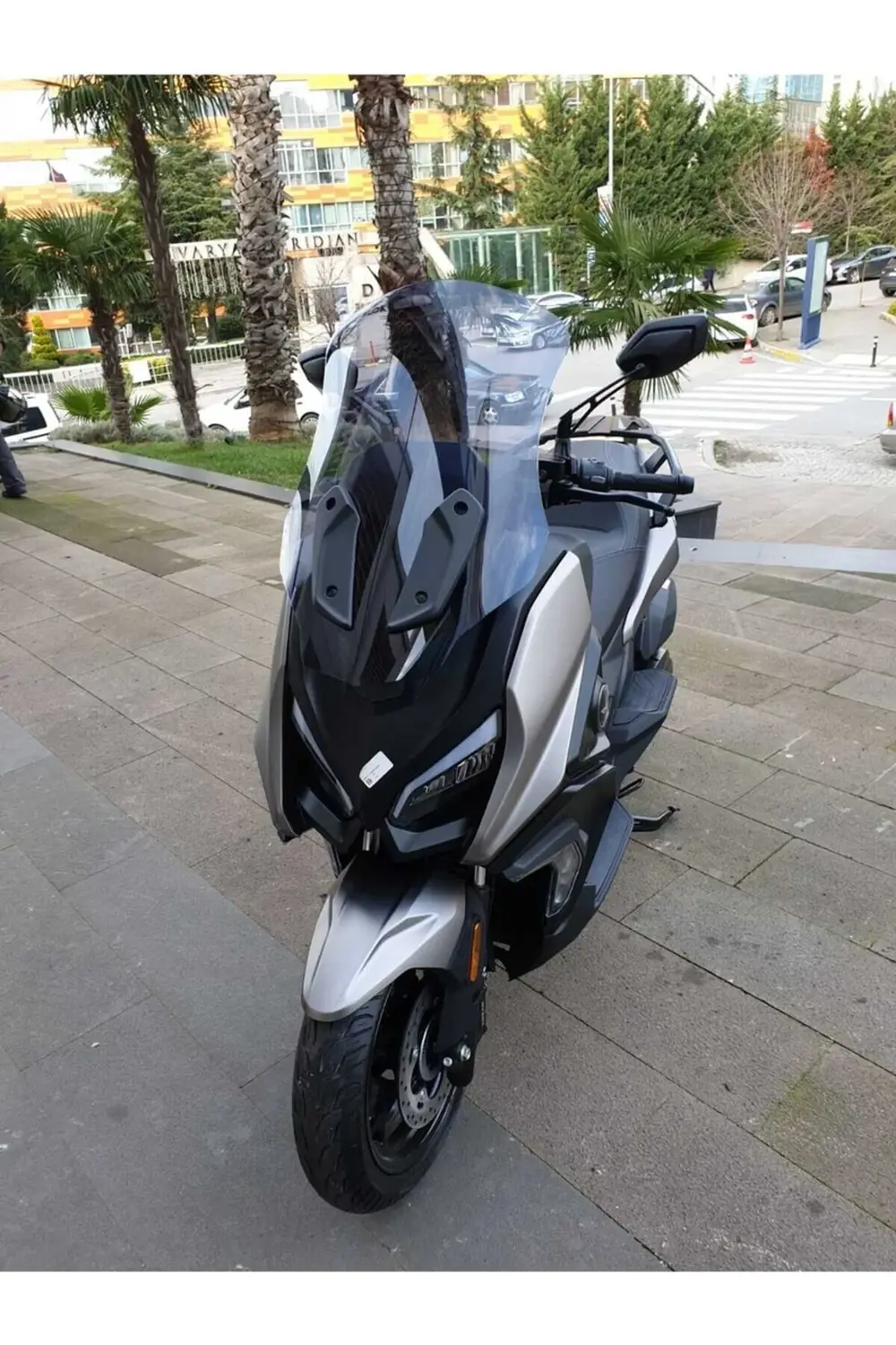 QJ Fort 350 Ön Cam 2023-2025 Model 74cm Füme Renkli 4mm UZUN