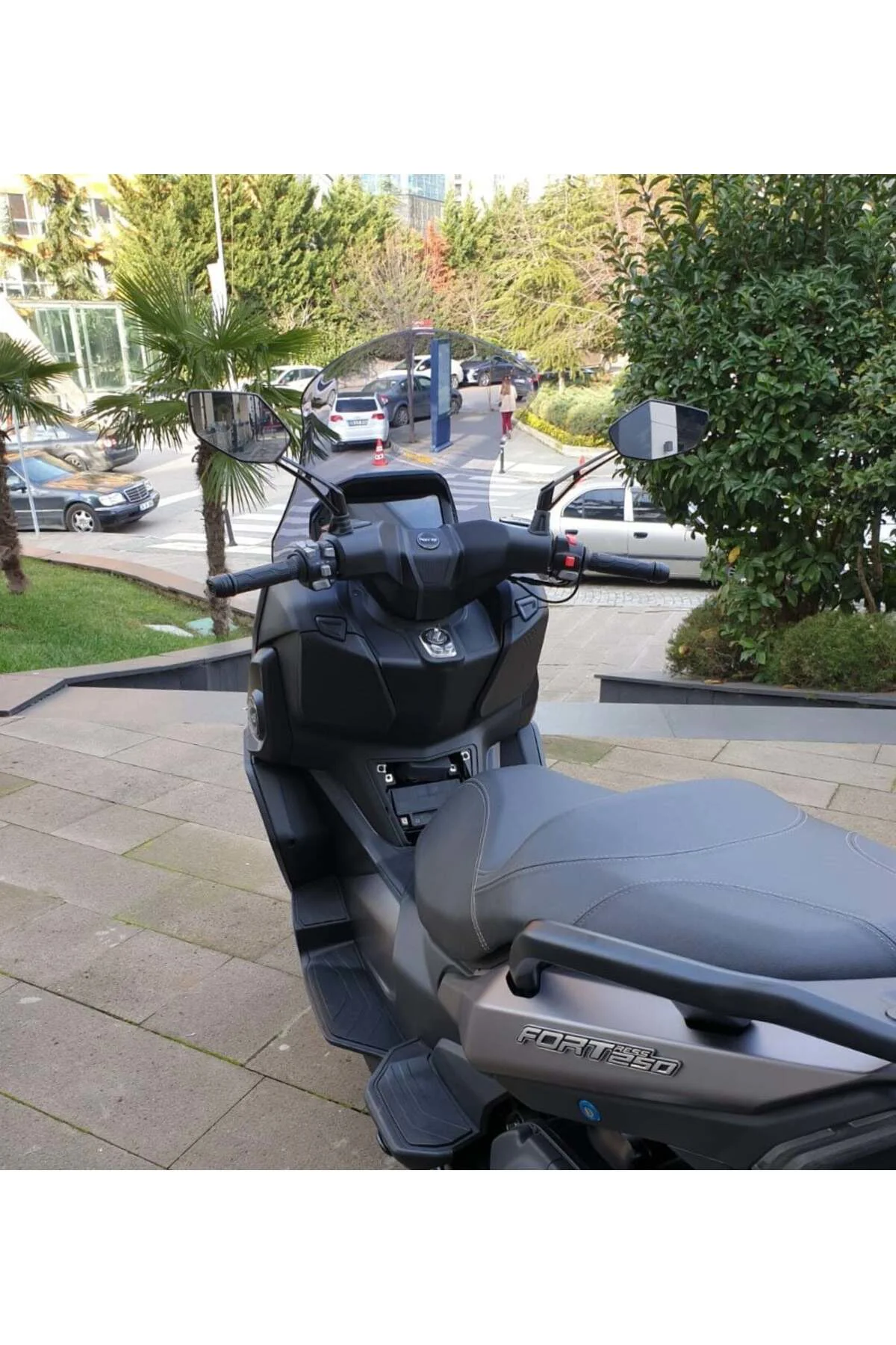 QJ Fort 350 Ön Cam 2023-2026 Model 74cm Füme Renkli 4mm UZUN
