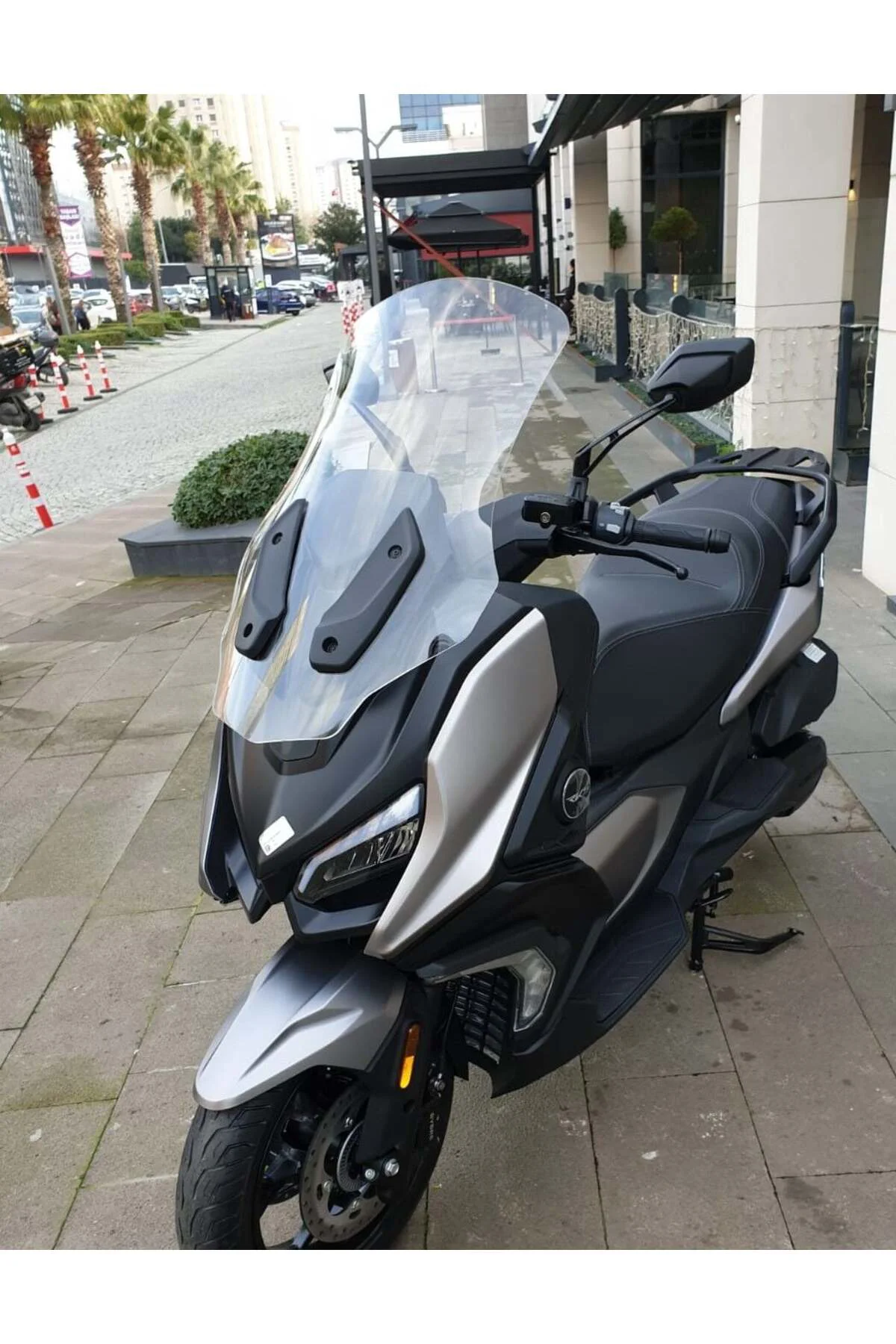 QJ Fort 350 Ön Cam 2023-2026 Model 74cm Şeffaf Renkli 4mm UZUN