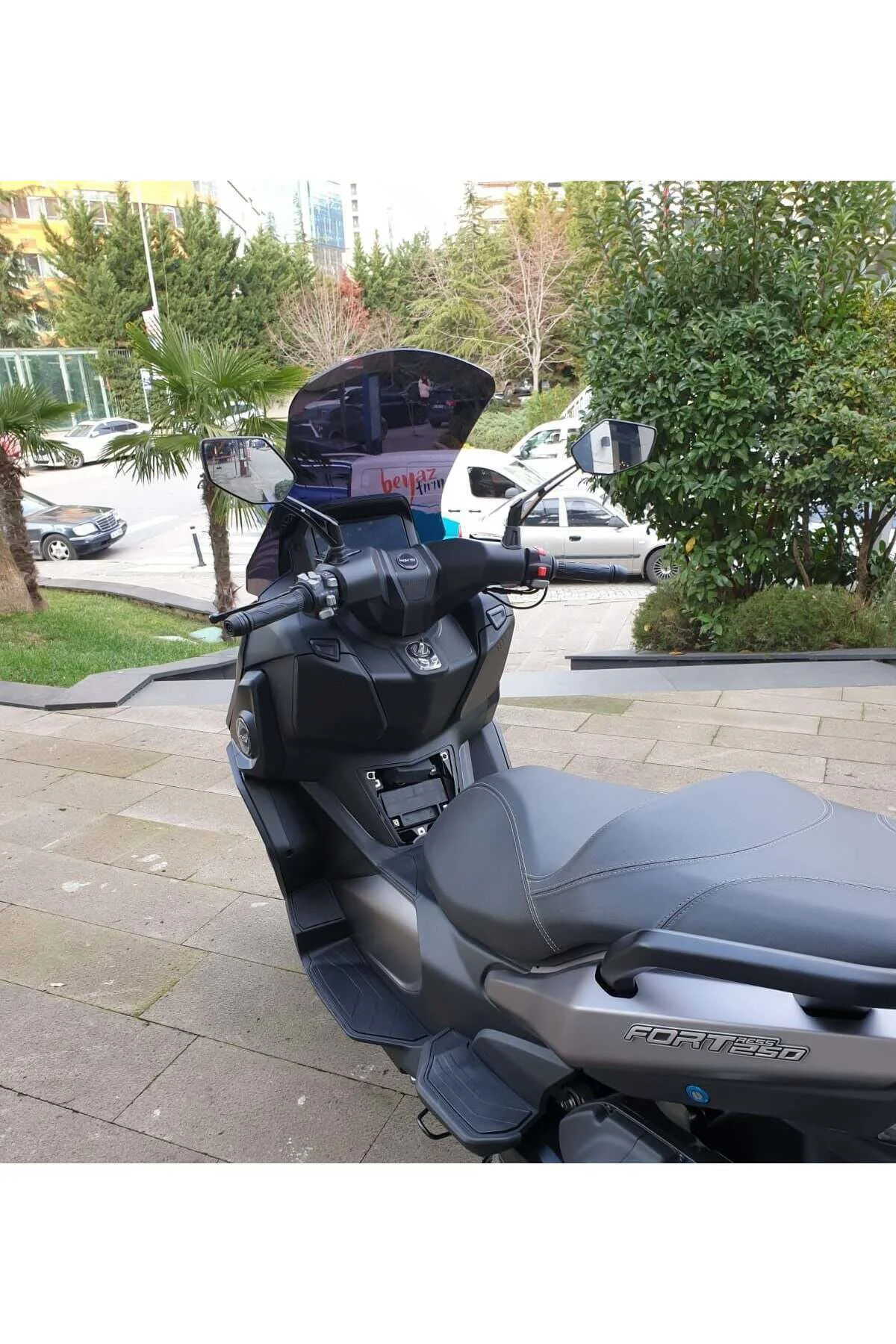 QJ Fort 350 Ön Cam 2023-2026 Model 74cm Siyah Renkli 4mm UZUN