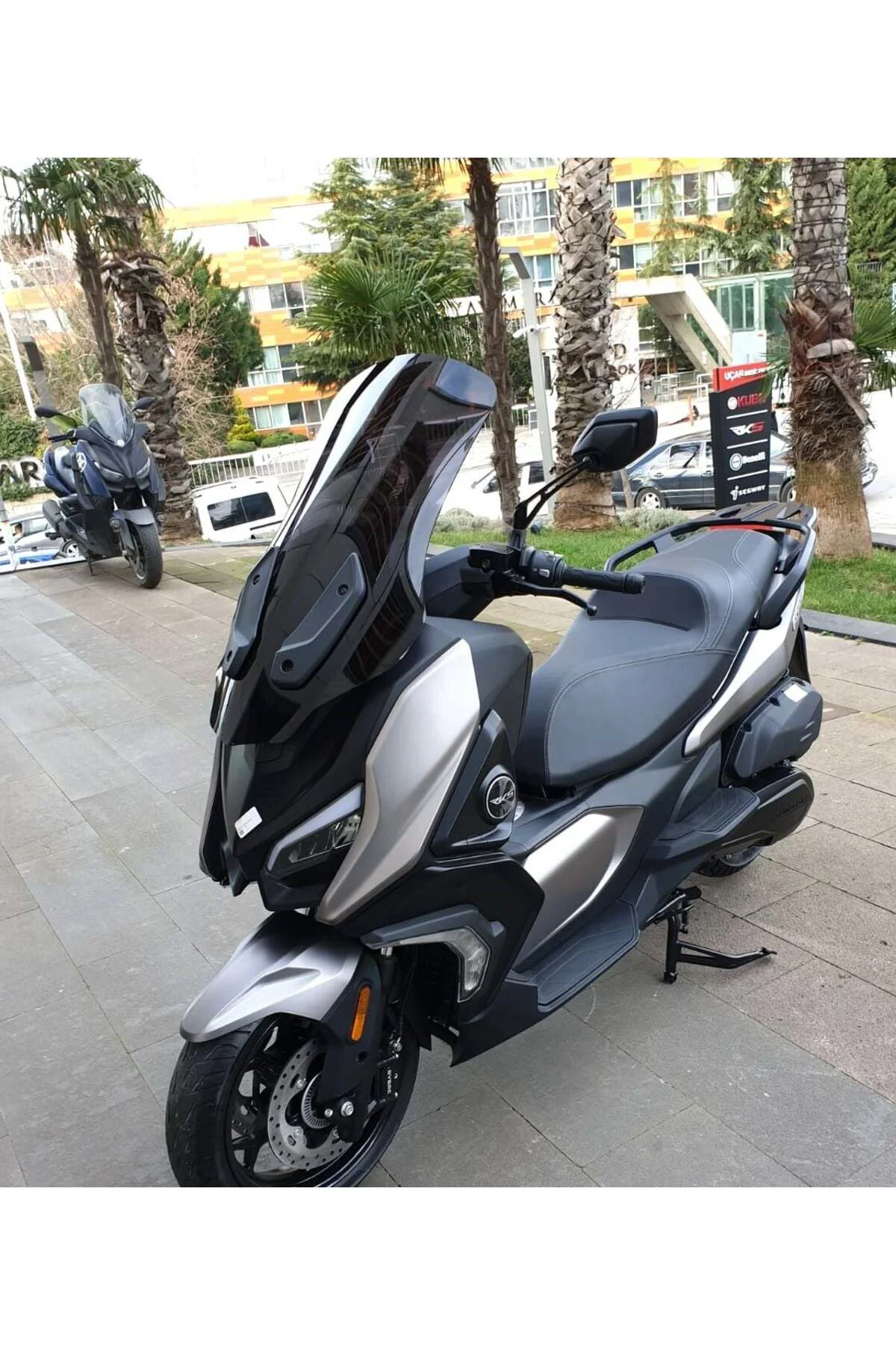 QJ Fort 350 Ön Cam 2023-2026 Model 74cm Siyah Renkli 4mm UZUN