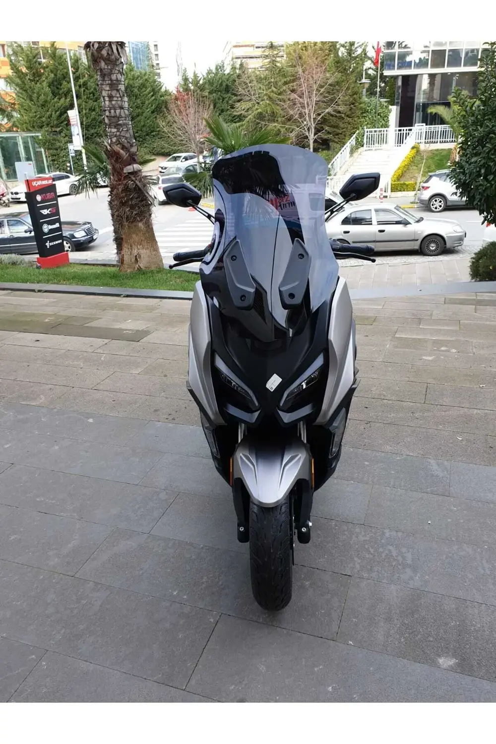 QJ Fort 350 Siperlik Ön Cam 2023-2025 Model 74cm Siyah Renkli 4mm