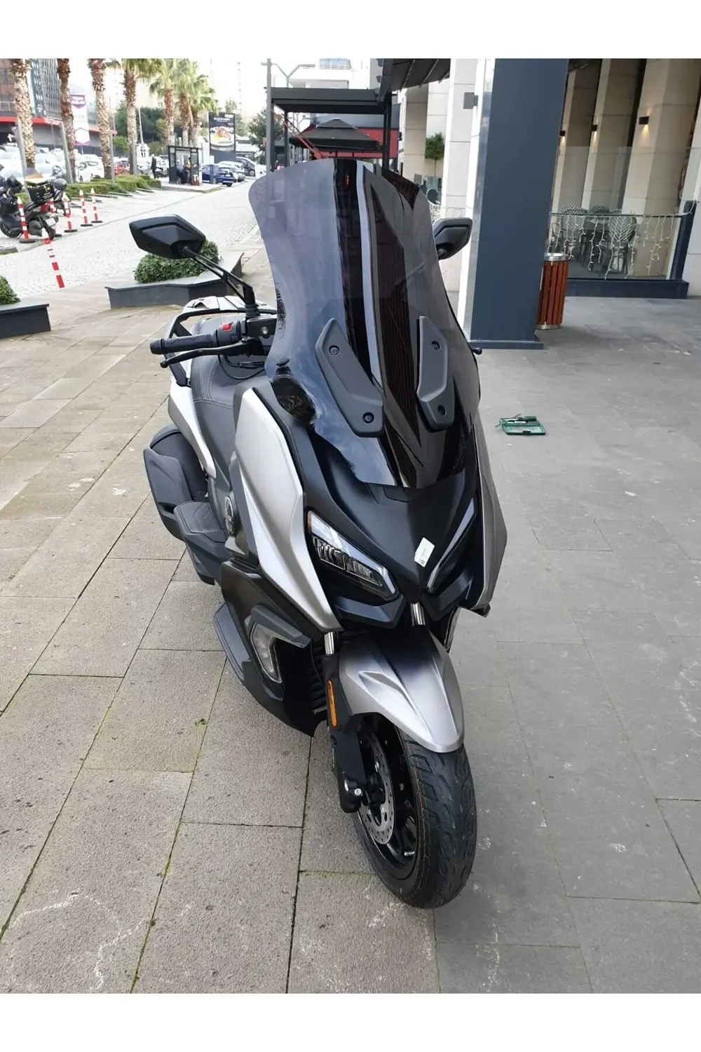 QJ Fort 350 Siperlik Ön Cam 2023-2025 Model 74cm Siyah Renkli 4mm