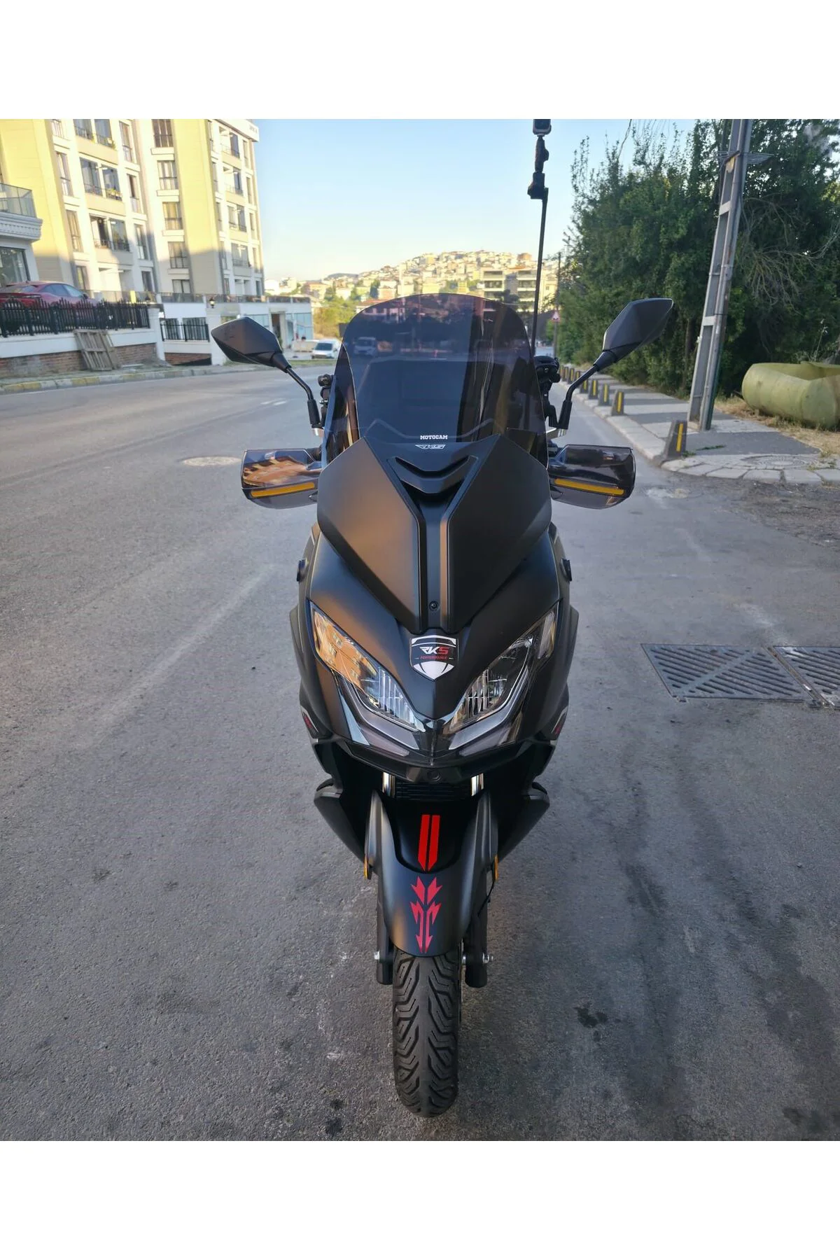 QJ FORT 400 N Ön Cam 2025-2026 Model 51cm Siyah Renkli 4mm