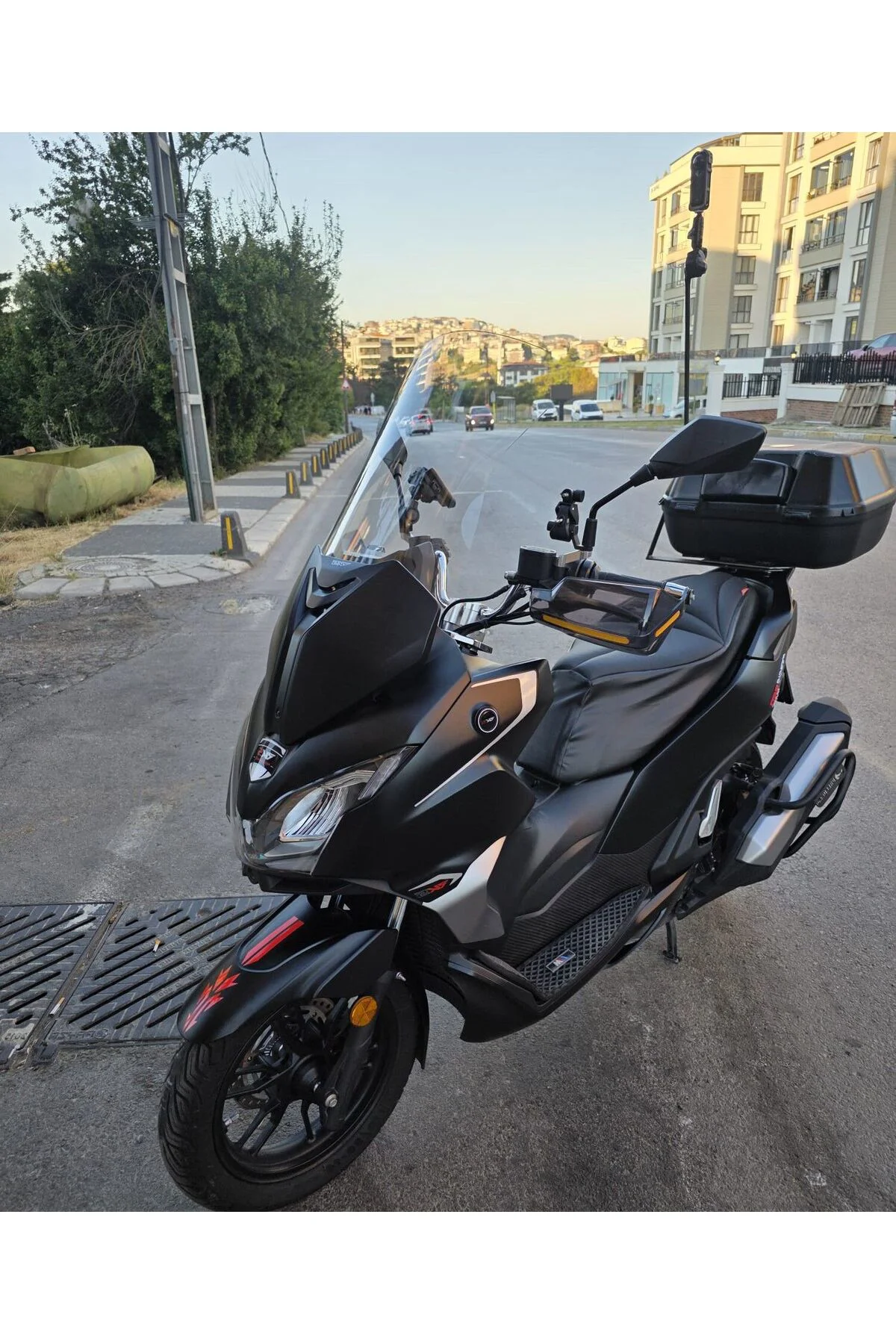 QJ FORT 400 N Ön Cam 2025-2026 Model 67cm Şeffaf Renkli 4mm