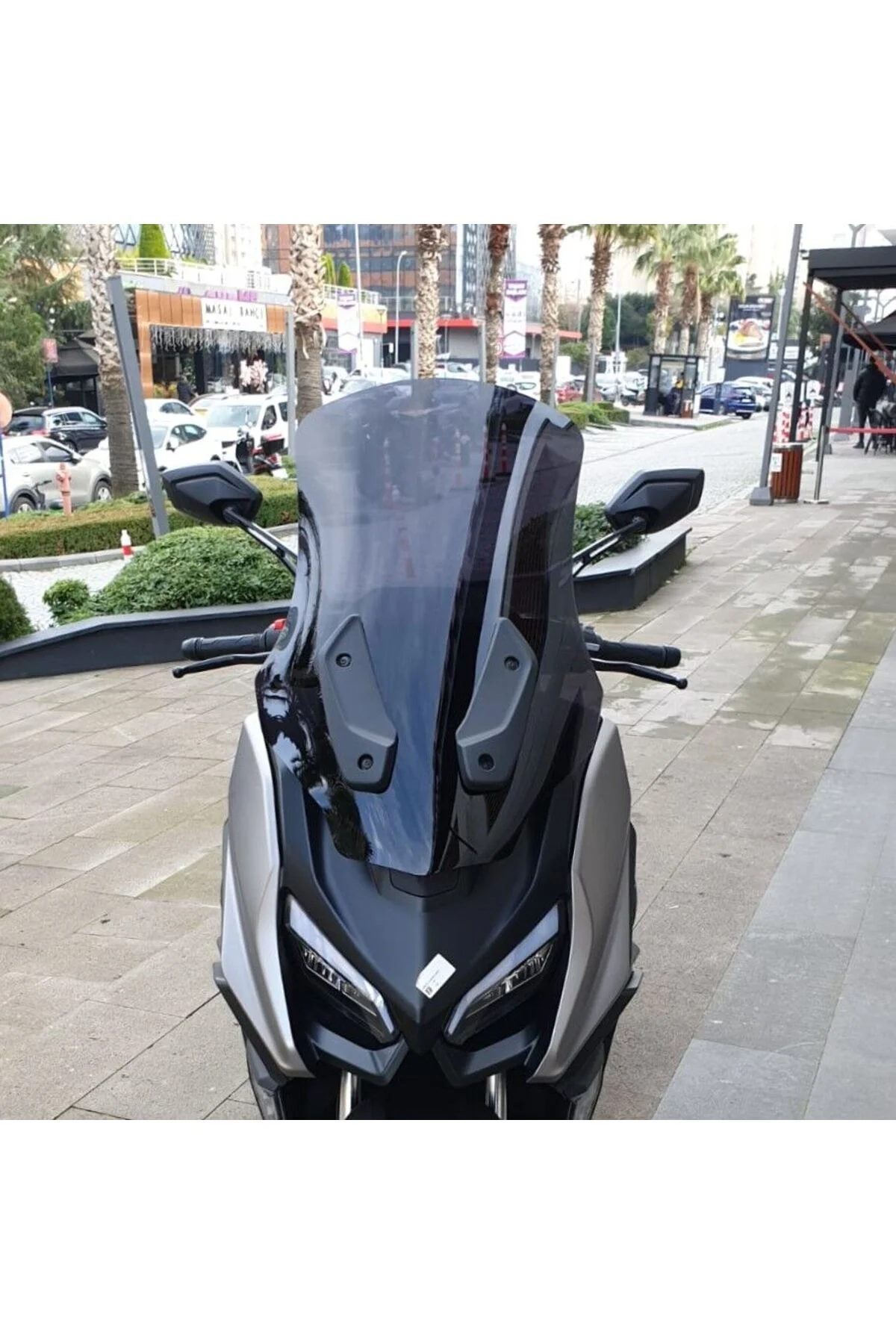 QJ Fort 600 Ön Cam 2023-2026 Model 74cm Siyah Renkli 4mm UZUN QJ Fort 600 Ön Cam 2023-2026 Model 74cm Siyah Renkli 4mm UZUN