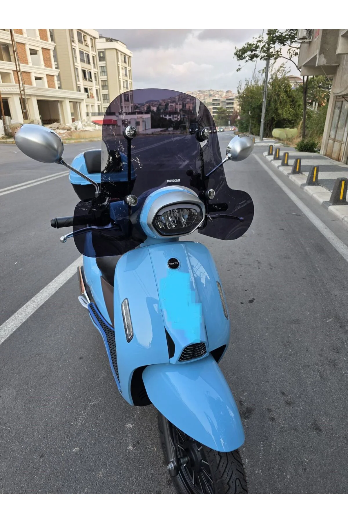 QJ LTR 125 Ön Cam 2023-2026 Model 45cm Siyah Renkli 4mm Elcikli APARATSIZ