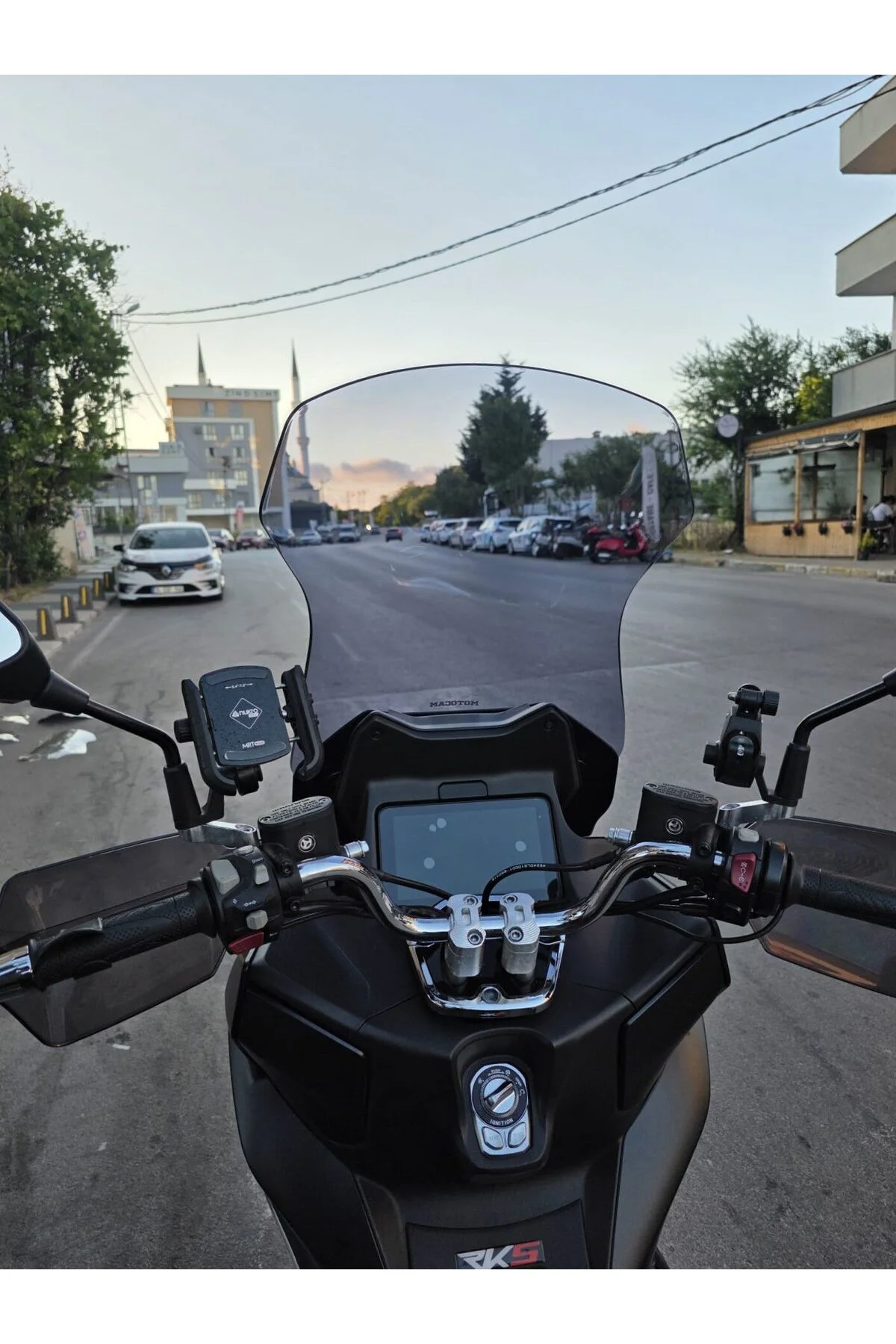 QJ MTX 250 Ön Cam 2025-2026 Model 67cm Füme Renkli 4mm