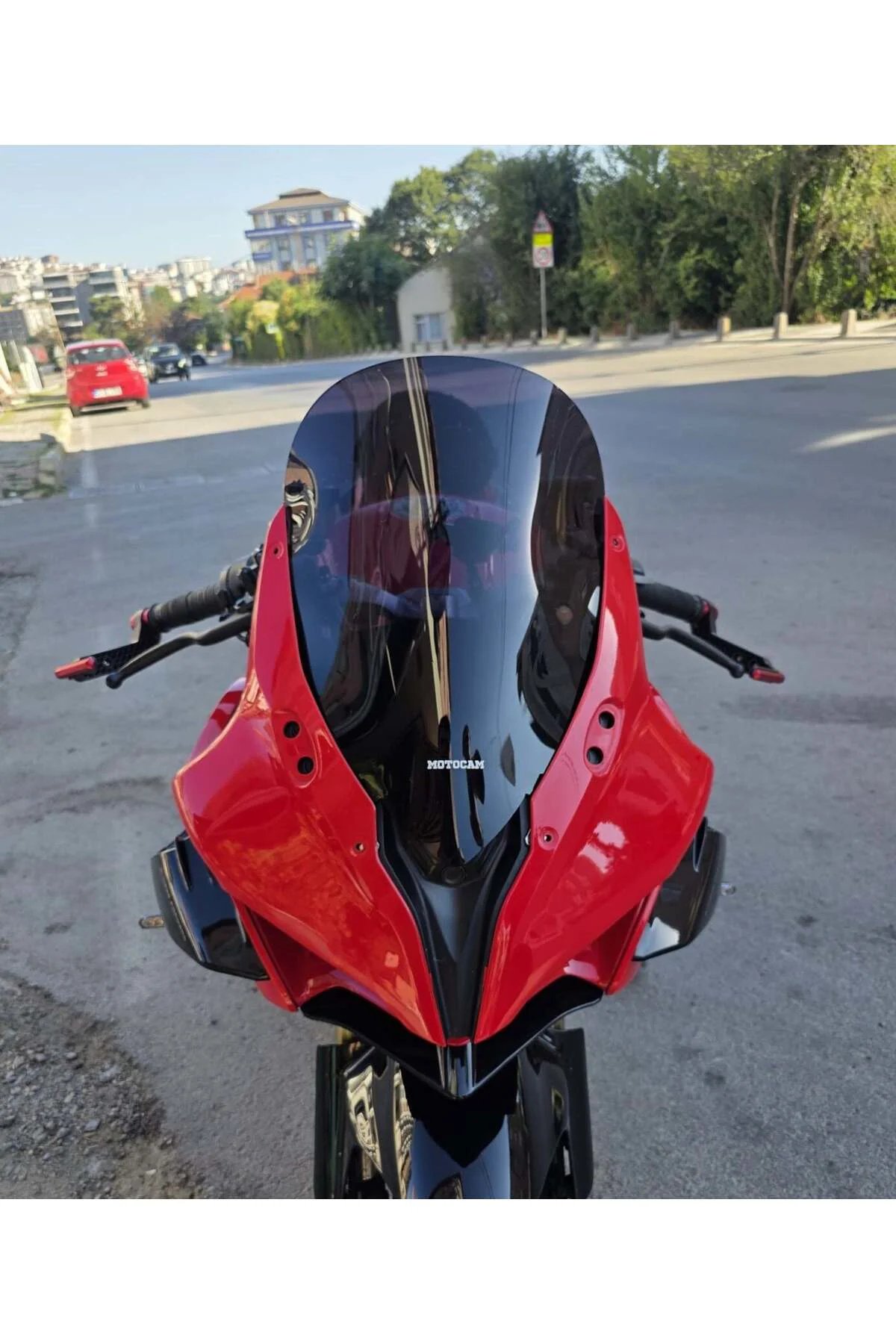 QJ SRK 921 RR Ön Cam 2023-2026 Model 42cm Siyah Renkli 4mm
