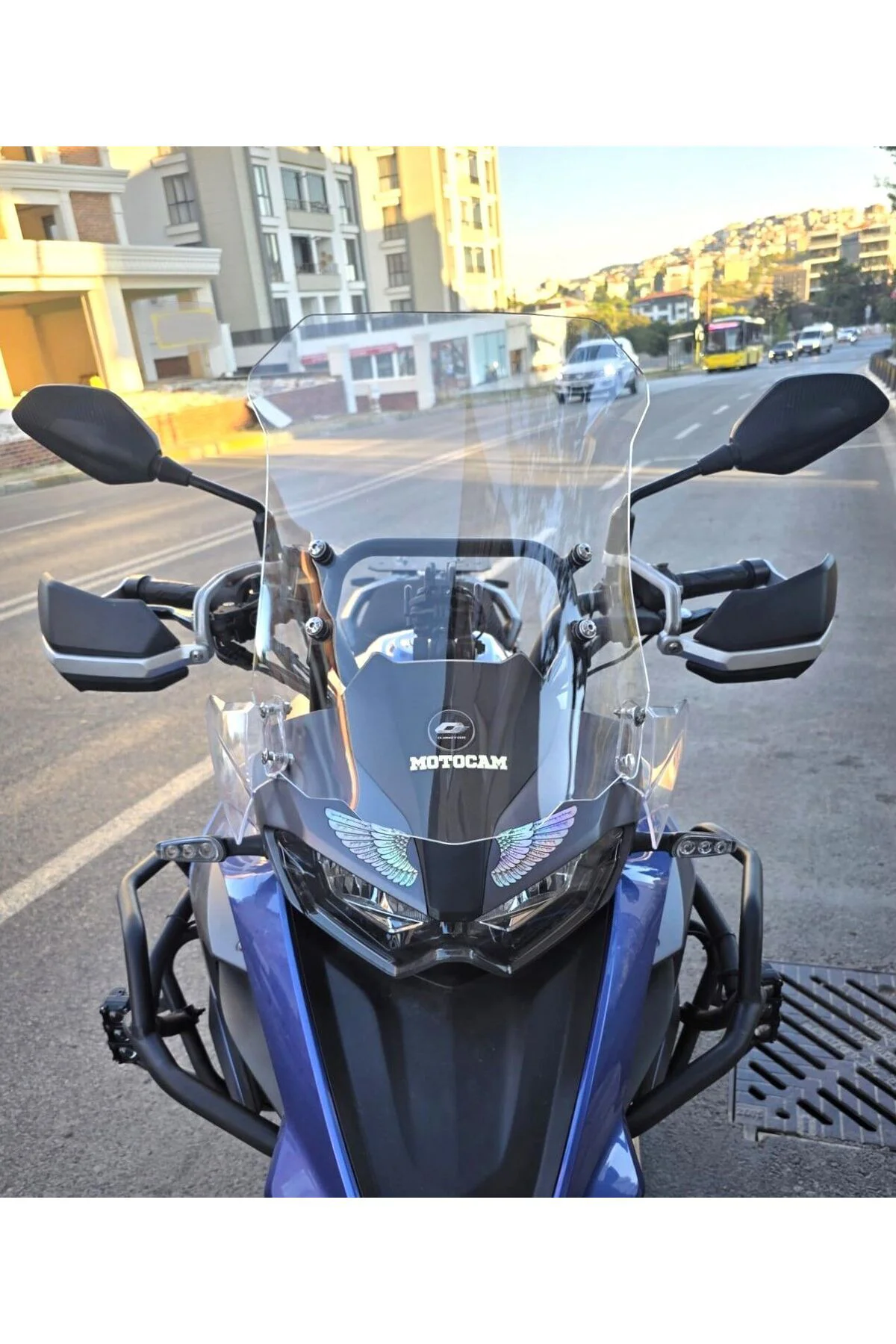 Qj SRT 550 Ön Cam 2022-2026 Model 54cm Şeffaf Renkli 4mm