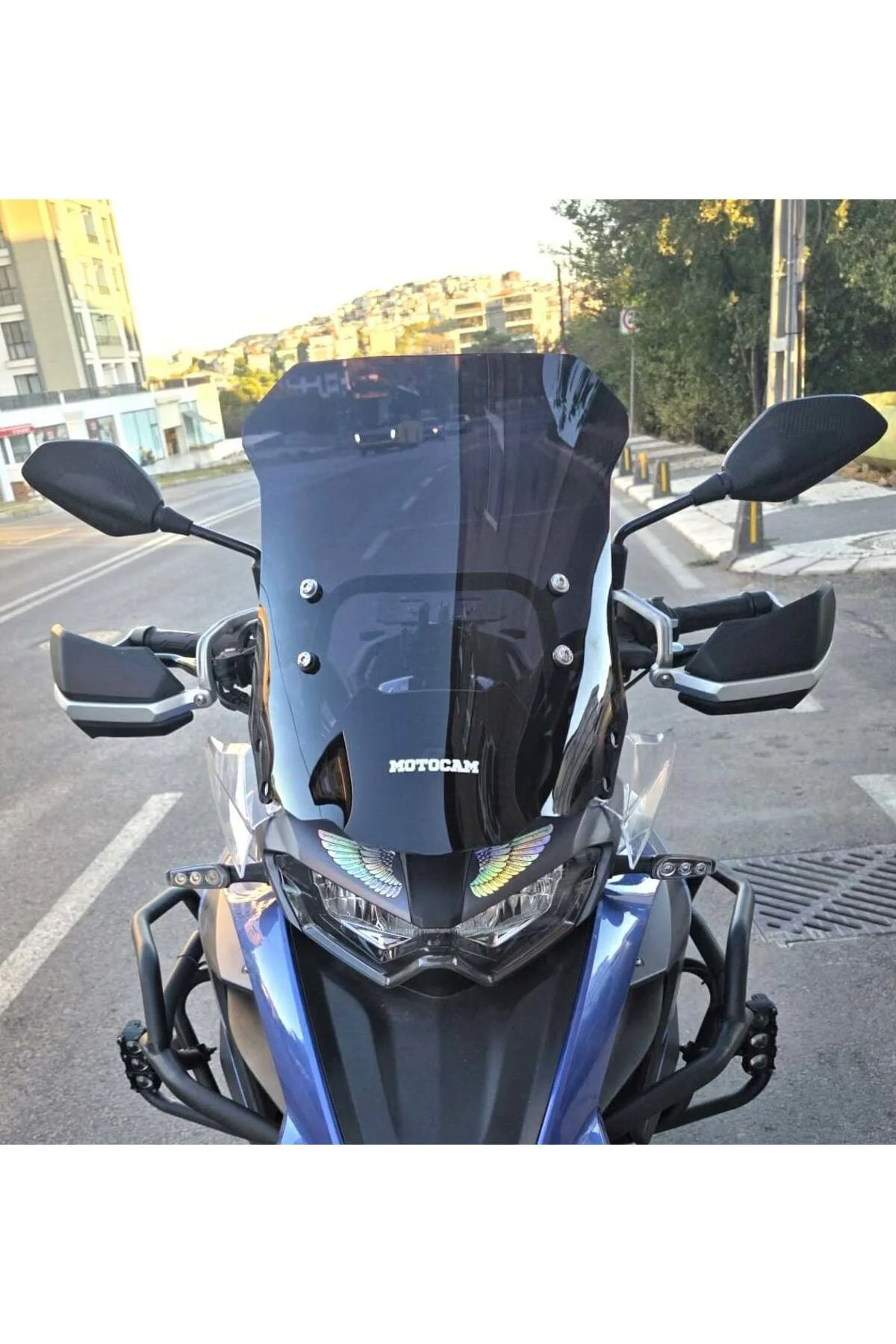 Qj SRT 600 X Ön Cam 2022-2026 Model 54cm Siyah Renkli 4mm