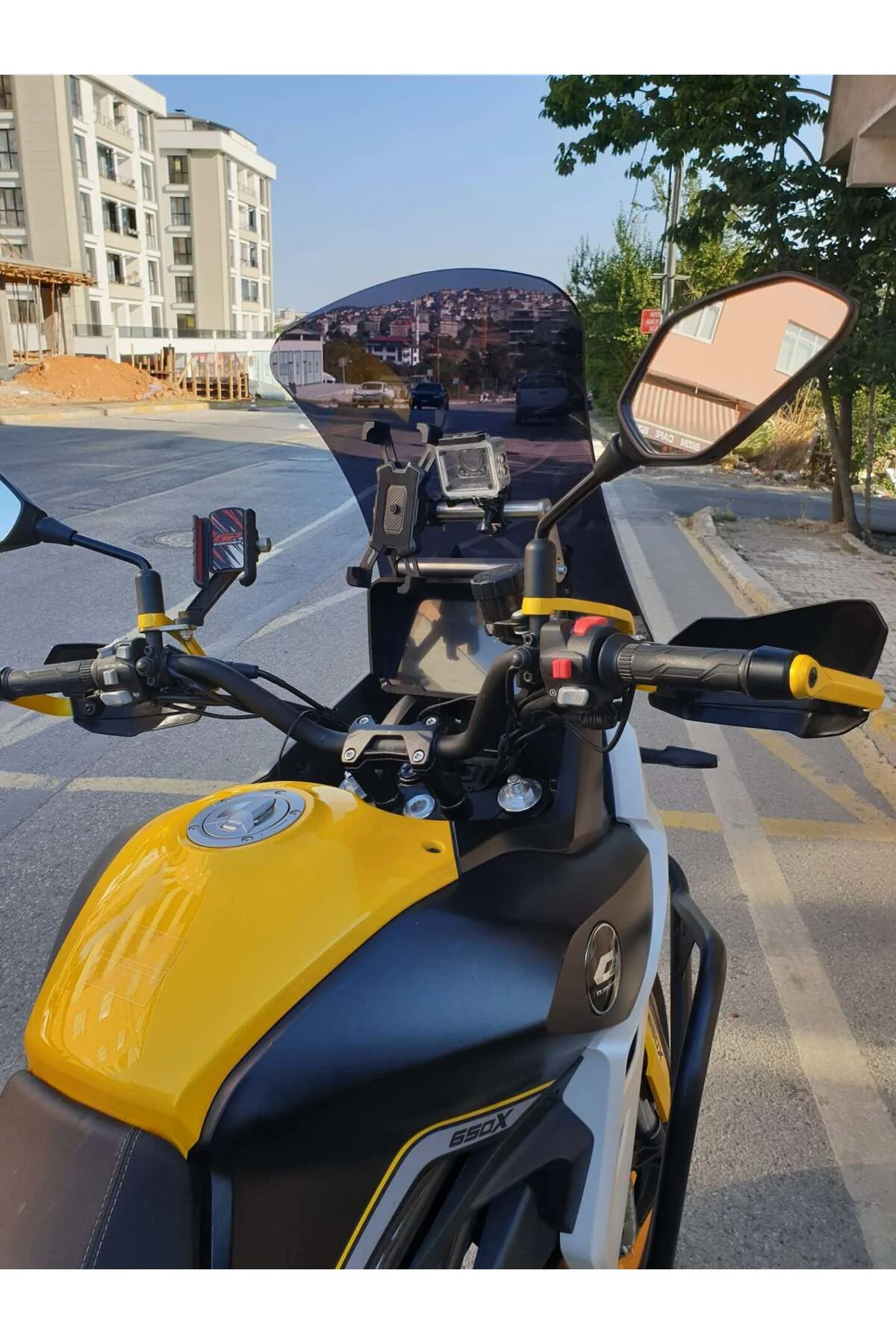 QJ SVT 650 X Ön Cam 2023-2026 Model 50cm Siyah Renkli 4mm UZUN