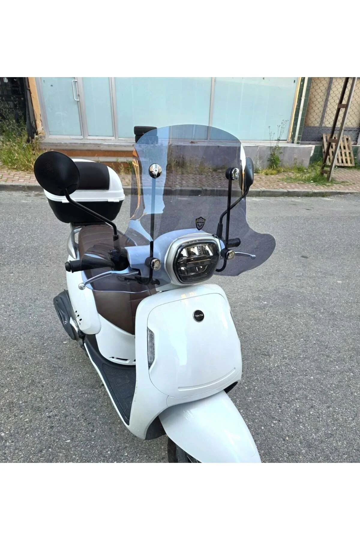 QJ VPS S 125 Ön Cam 2022-2026 Model 42cm Füme Renkli 4mm Elcikli APARATSIZ
