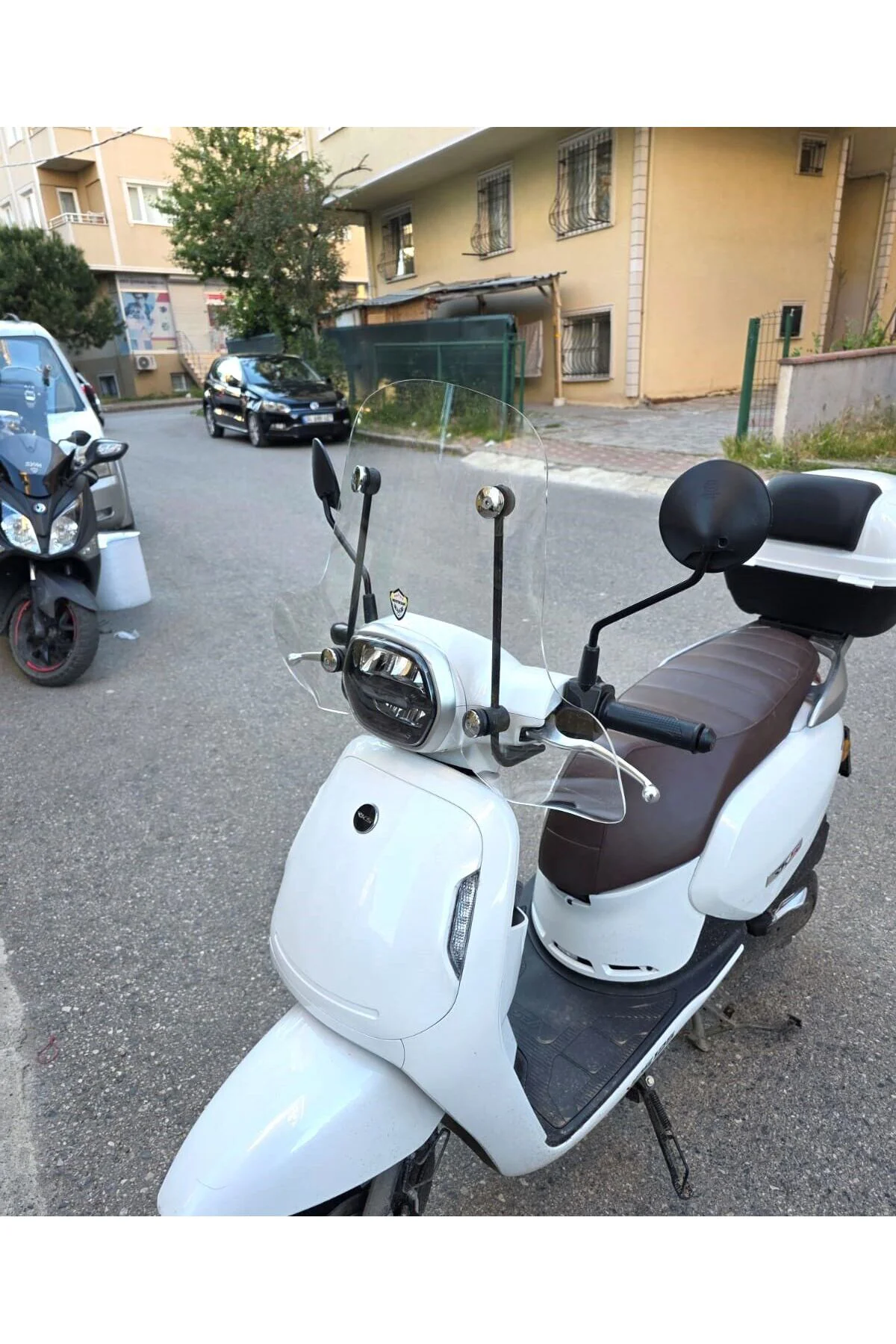 QJ VPS S 125 Ön Cam 2022-2026 Model 42cm Şeffaf Renkli 4mm Elcikli APARATSIZ