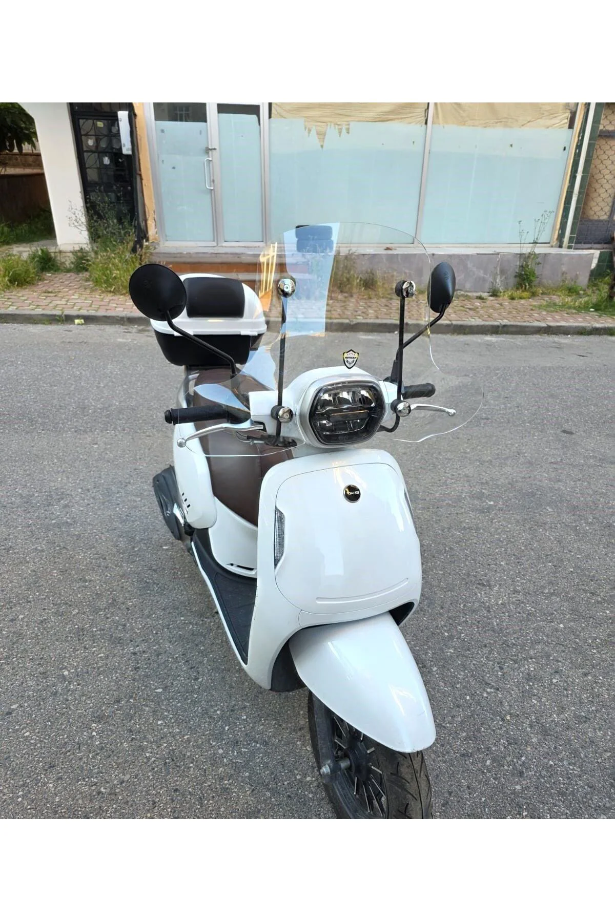 QJ VPS S 125 Ön Cam 2022-2026 Model 42cm Şeffaf Renkli 4mm Elcikli APARATSIZ