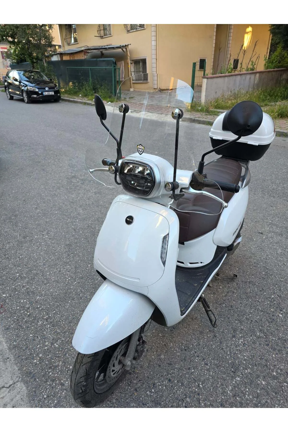 QJ VPS S 125 Ön Cam 2022-2026 Model 42cm Şeffaf Renkli 4mm Elcikli APARATSIZ