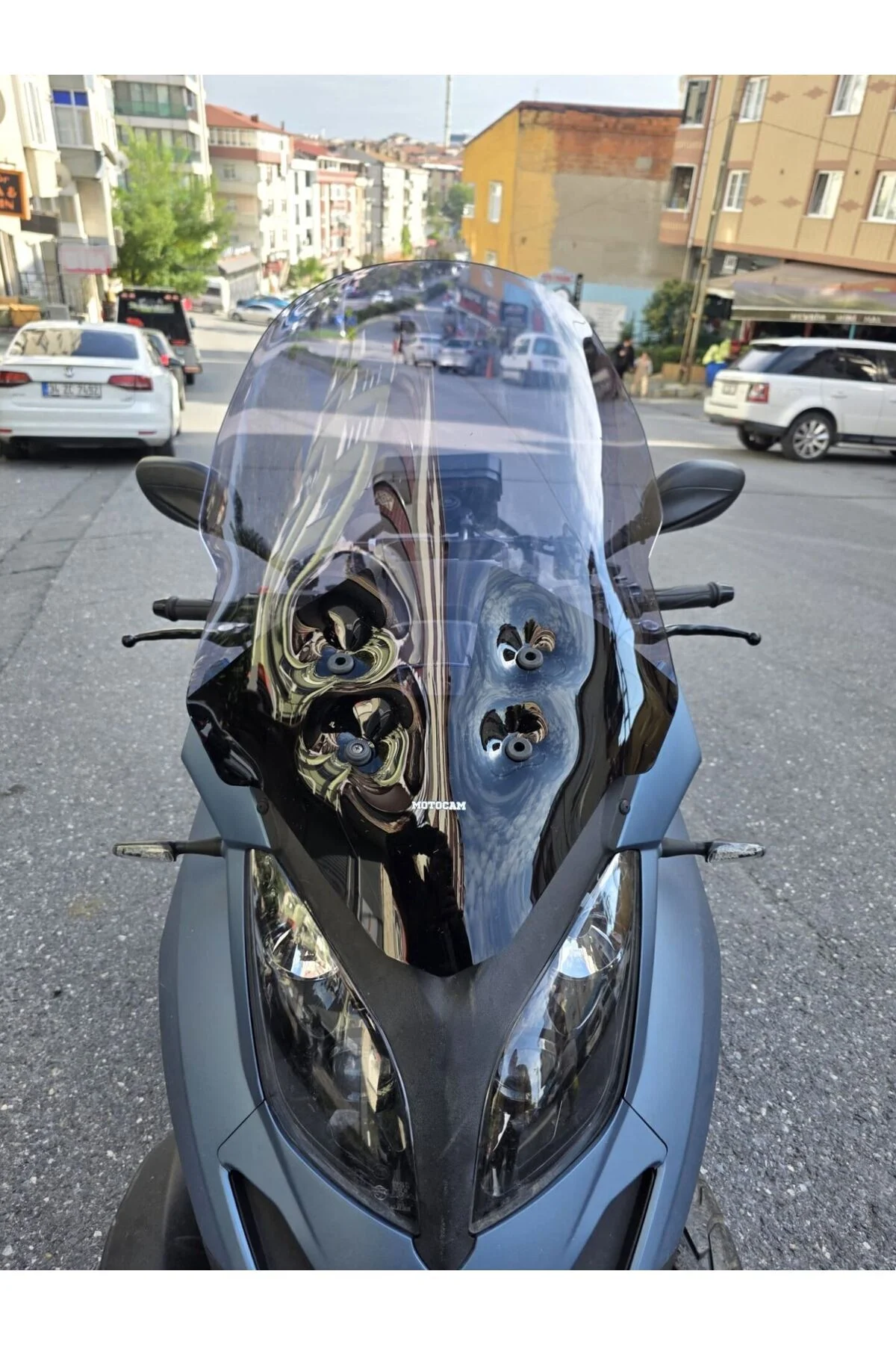 Qooder Quadro 4D Ön Cam 2019-2022 Model 65cm Füme Renkli 4mm Qooder Quadro 4D Ön Cam 2019-2022 Model 65cm Füme Renkli 4mm