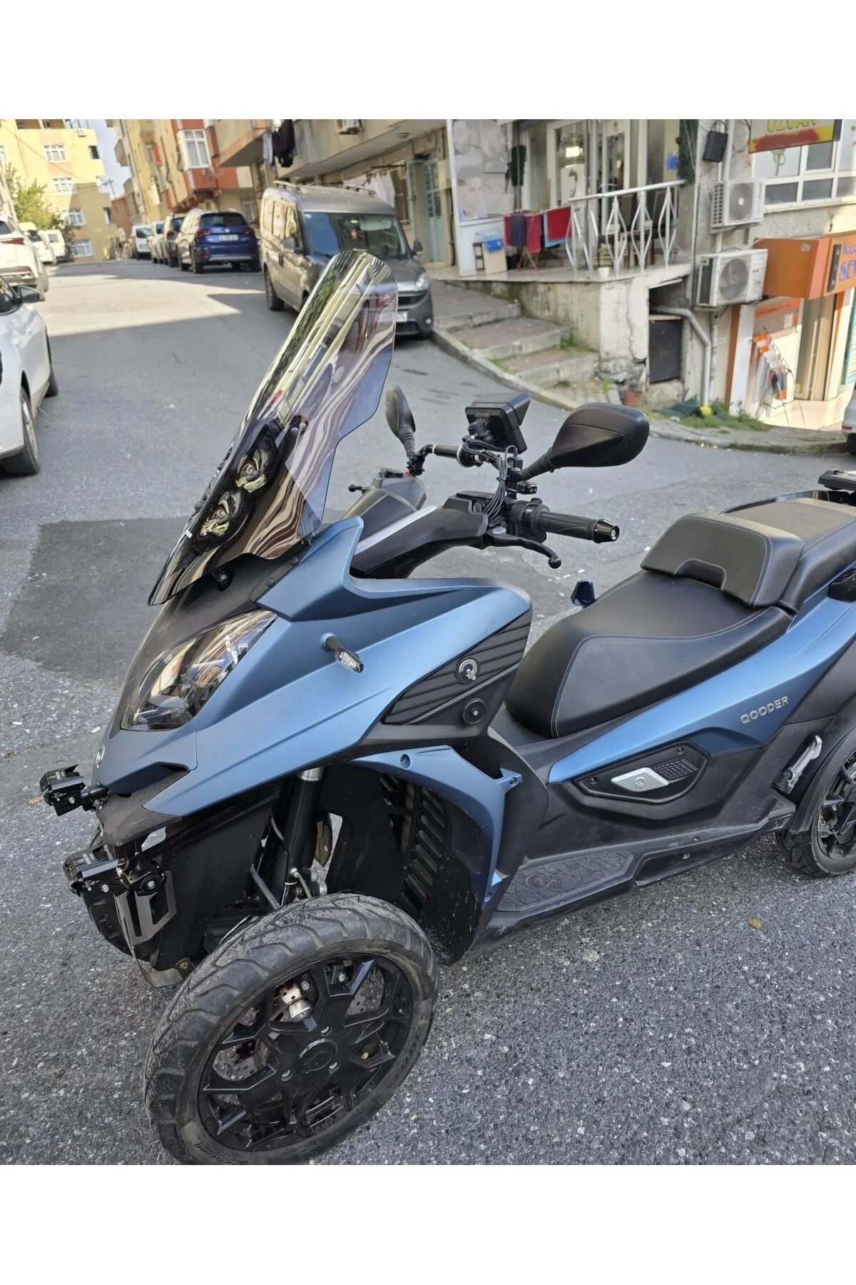 Qooder Quadro 4D Ön Cam 2019-2022 Model 65cm Füme Renkli 4mm Qooder Quadro 4D Ön Cam 2019-2022 Model 65cm Füme Renkli 4mm - Görsel 3