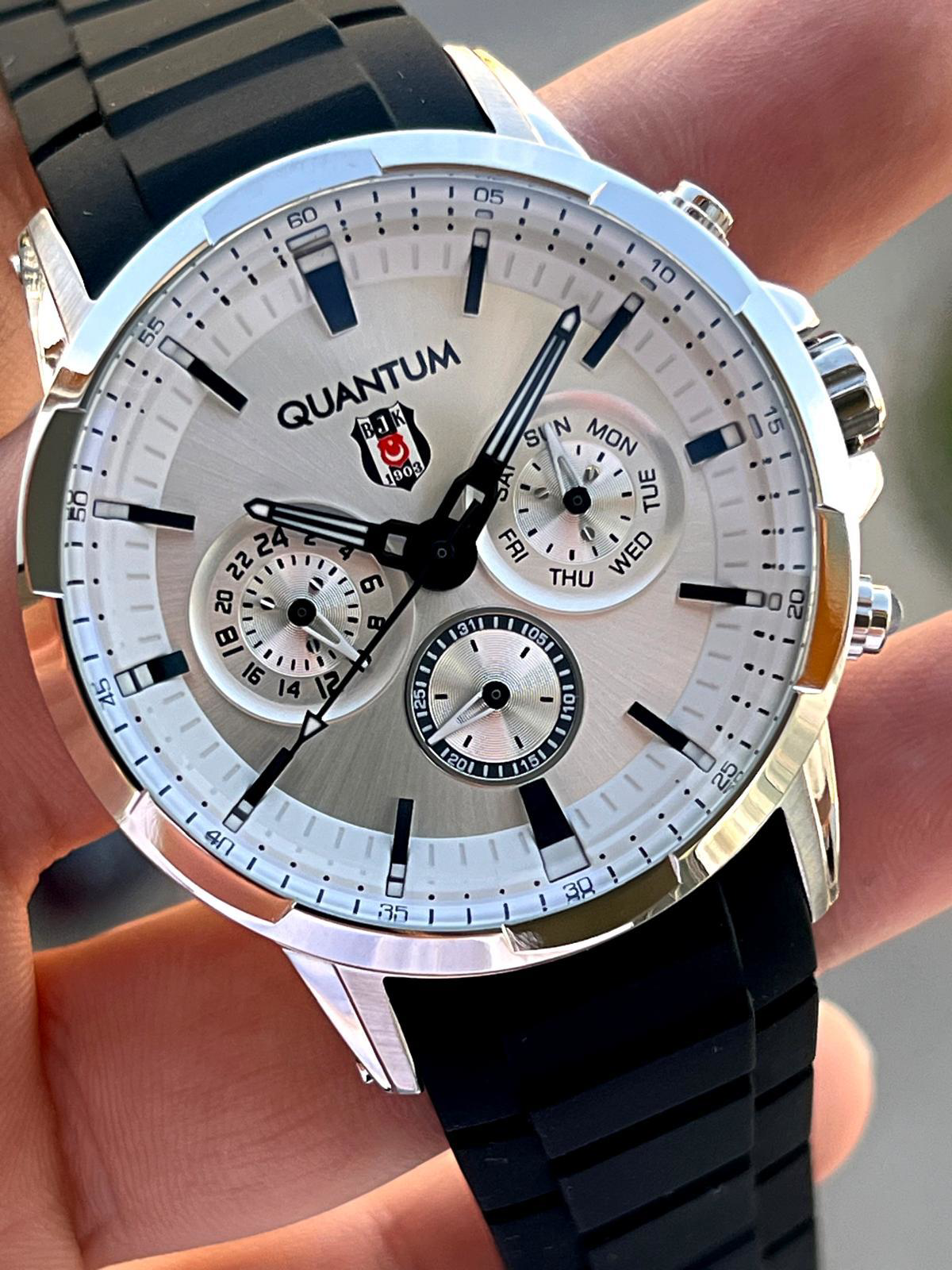 Quantum Beşiktaş Lisanslı İç Fonksiyonları Aktif 10 Atm Silikon K Quantum Beşiktaş Lisanslı İç Fonksiyonları Aktif 10 Atm Silikon K