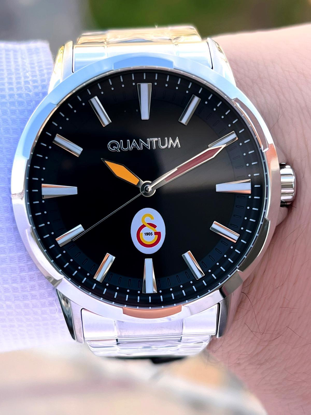 Quantum Galatasaraylı Lisanslı Kasa Ve Kordon Çelik 2 Yıl Garanti Quantum Galatasaraylı Lisanslı Kasa Ve Kordon Çelik 2 Yıl Garanti