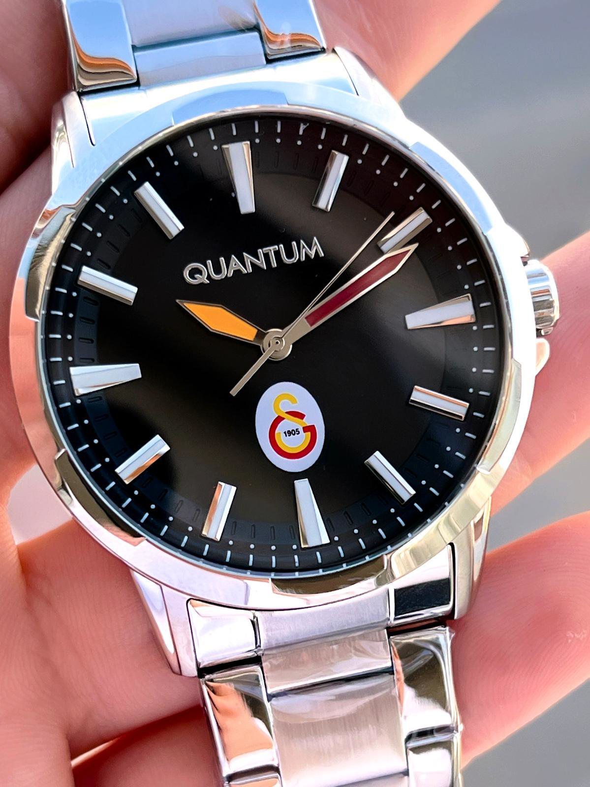 Quantum Galatasaraylı Lisanslı Kasa Ve Kordon Çelik 2 Yıl Garanti Quantum Galatasaraylı Lisanslı Kasa Ve Kordon Çelik 2 Yıl Garanti