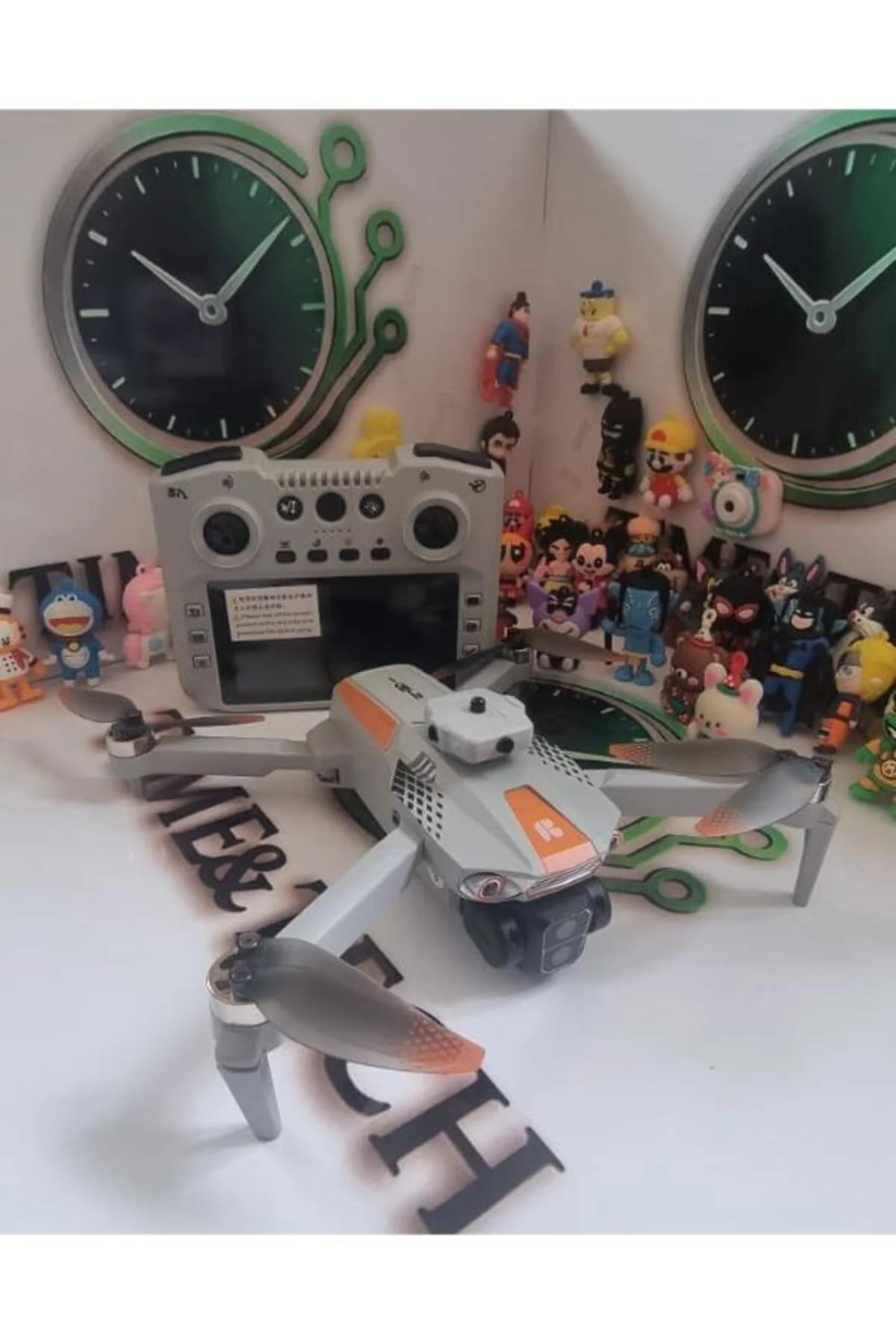 R06 DRONE 360 ROLL GPRS Lİ EKRANLI KUMANDA KULAKLIK VE AKILLI BİLEKLİK HEDİYELİ
